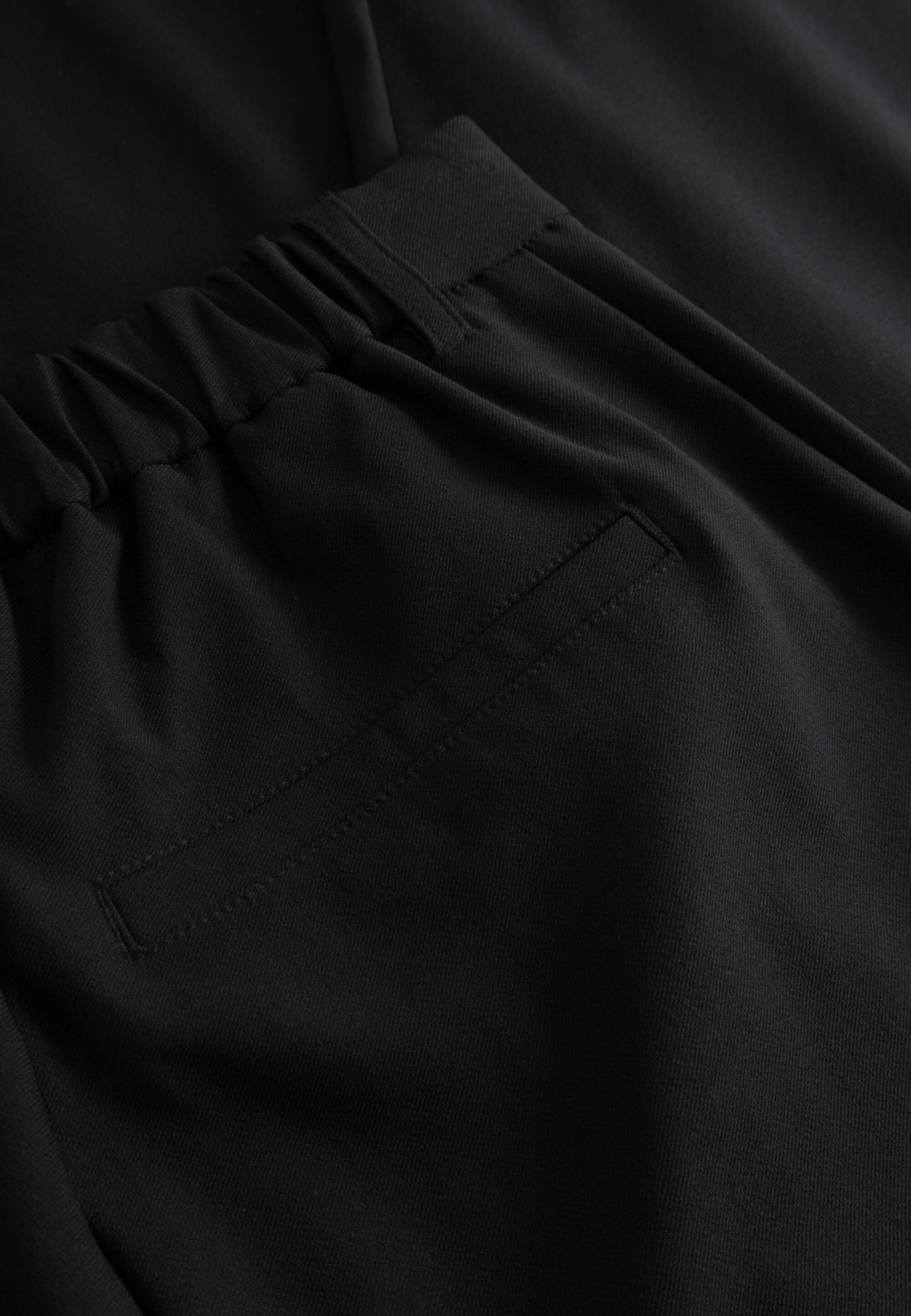 LAURIE Alice Loose - Medium Length Loose 99000 Black