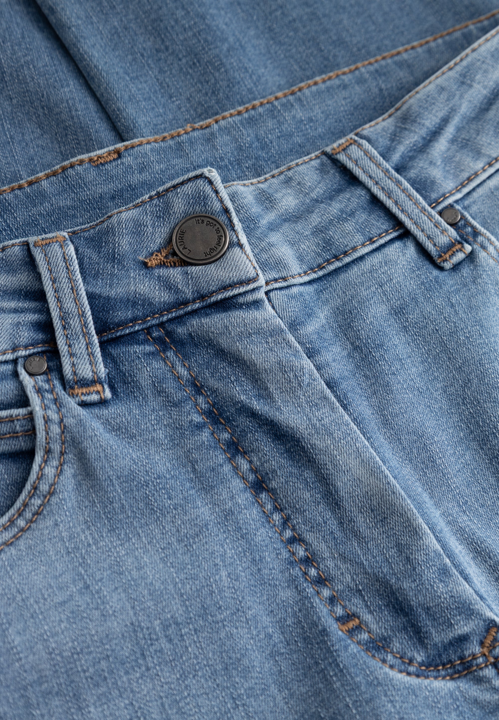 LAURIE Amelia Raw Straight CL Straight 40399 Washed blue denim