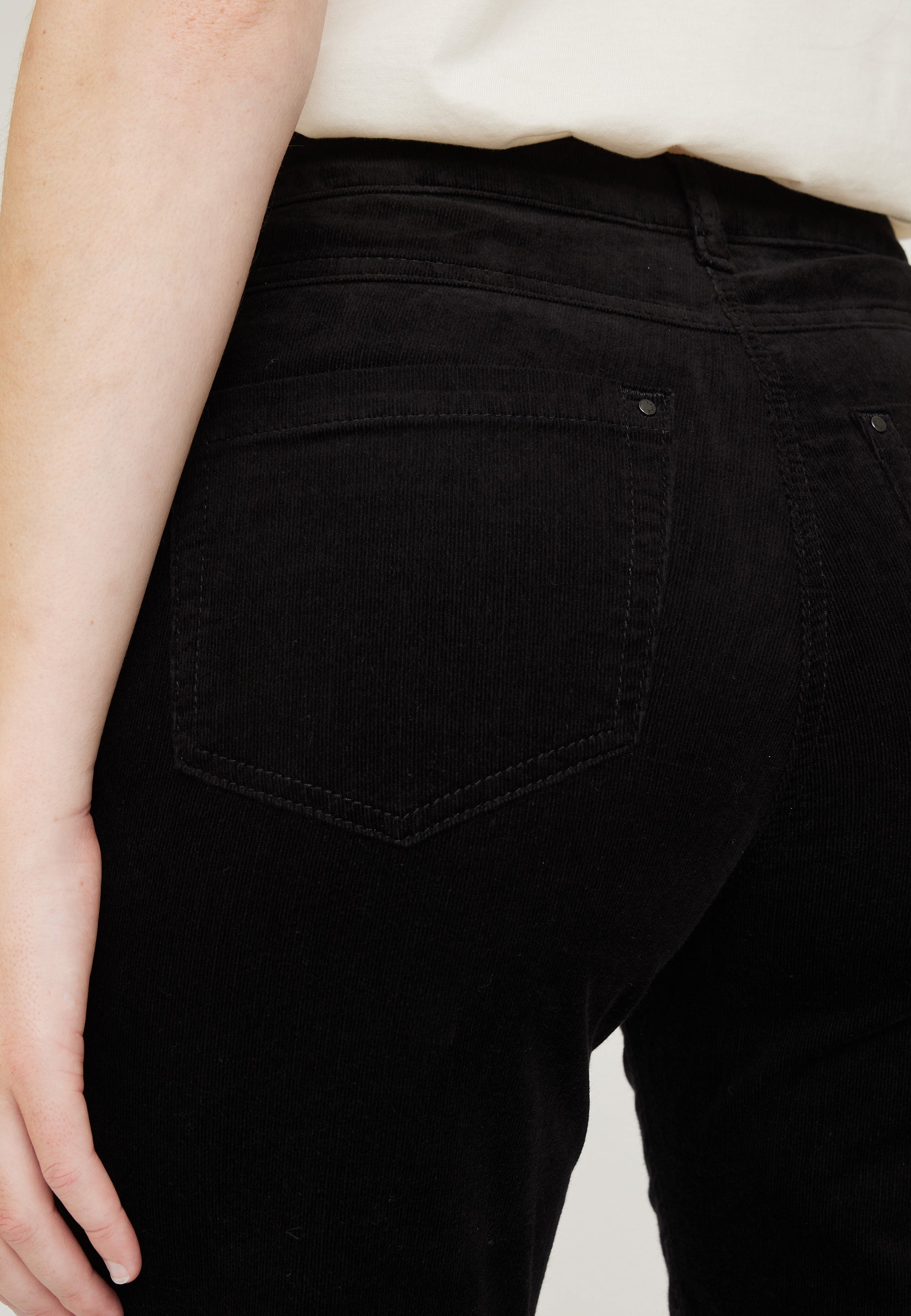 LAURIE Charlotte Regular Corduroy - Medium Length Regular 99000 Black
