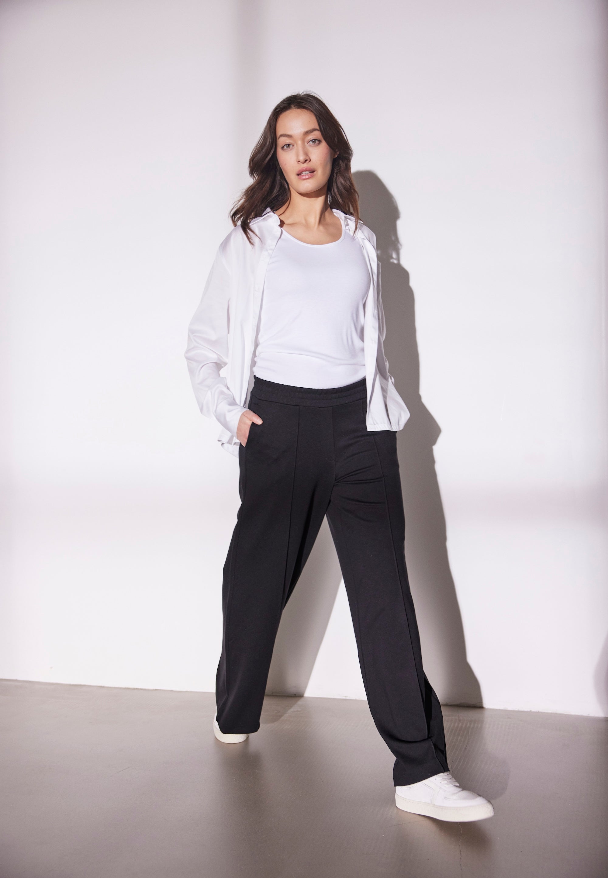 LAURIE Dicte Loose - Medium Length Trousers LOOSE 99147 Black