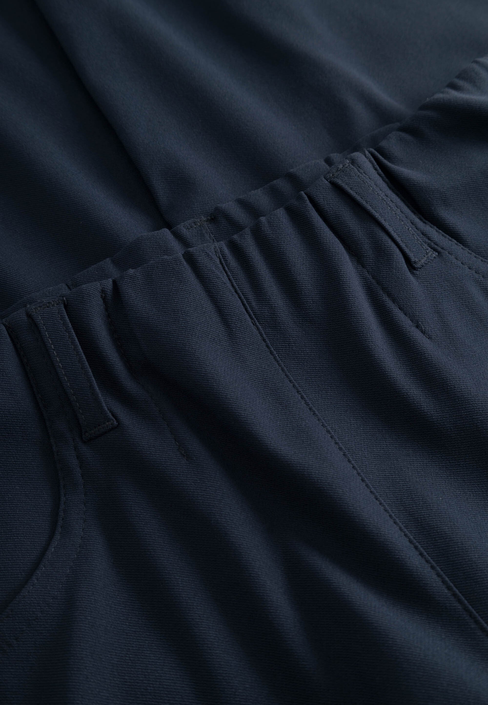 LAURIE Donna Loose - Medium Length Loose 49000 Navy