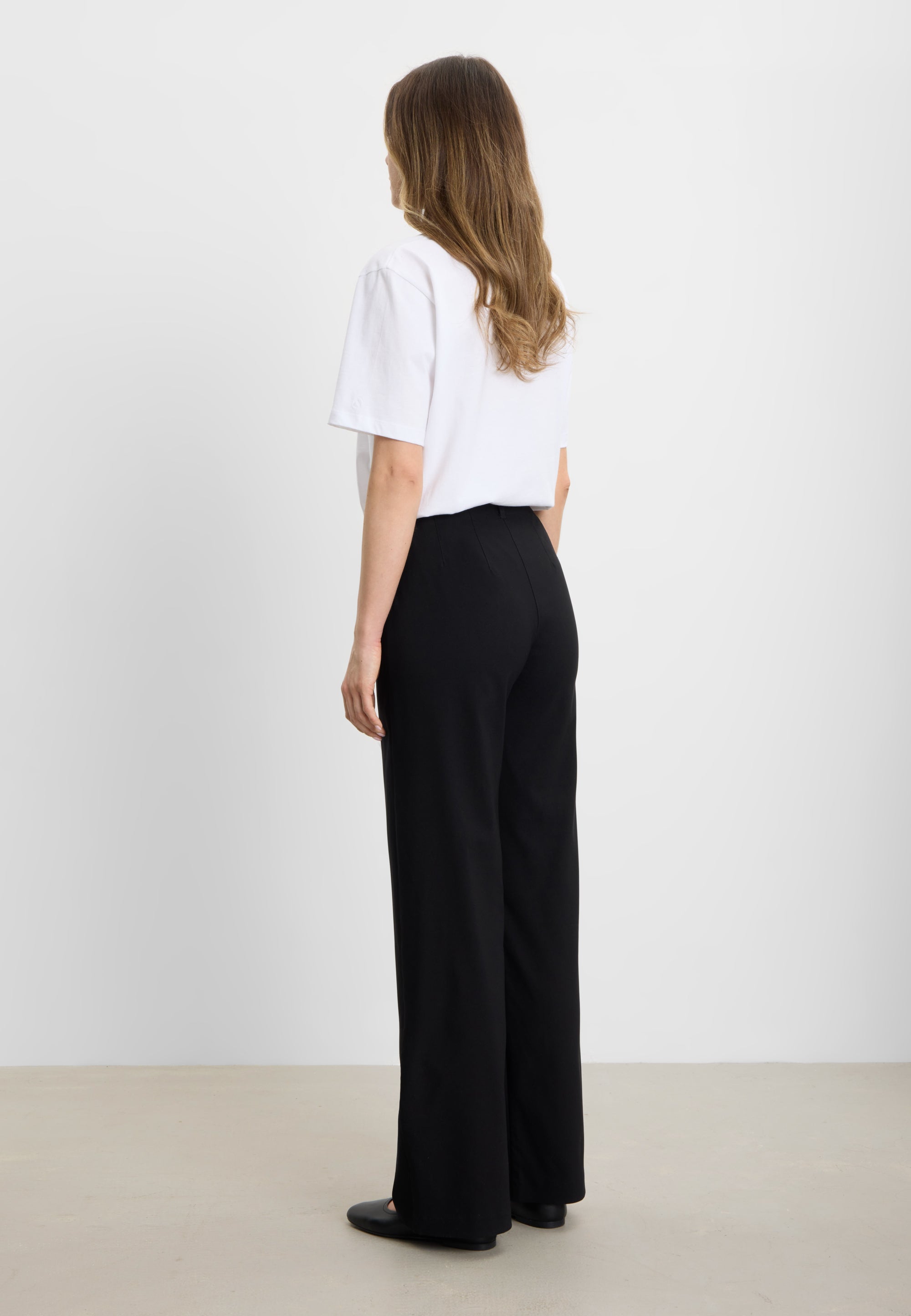 LAURIE Donna Loose - Medium Length Loose 99000 Black