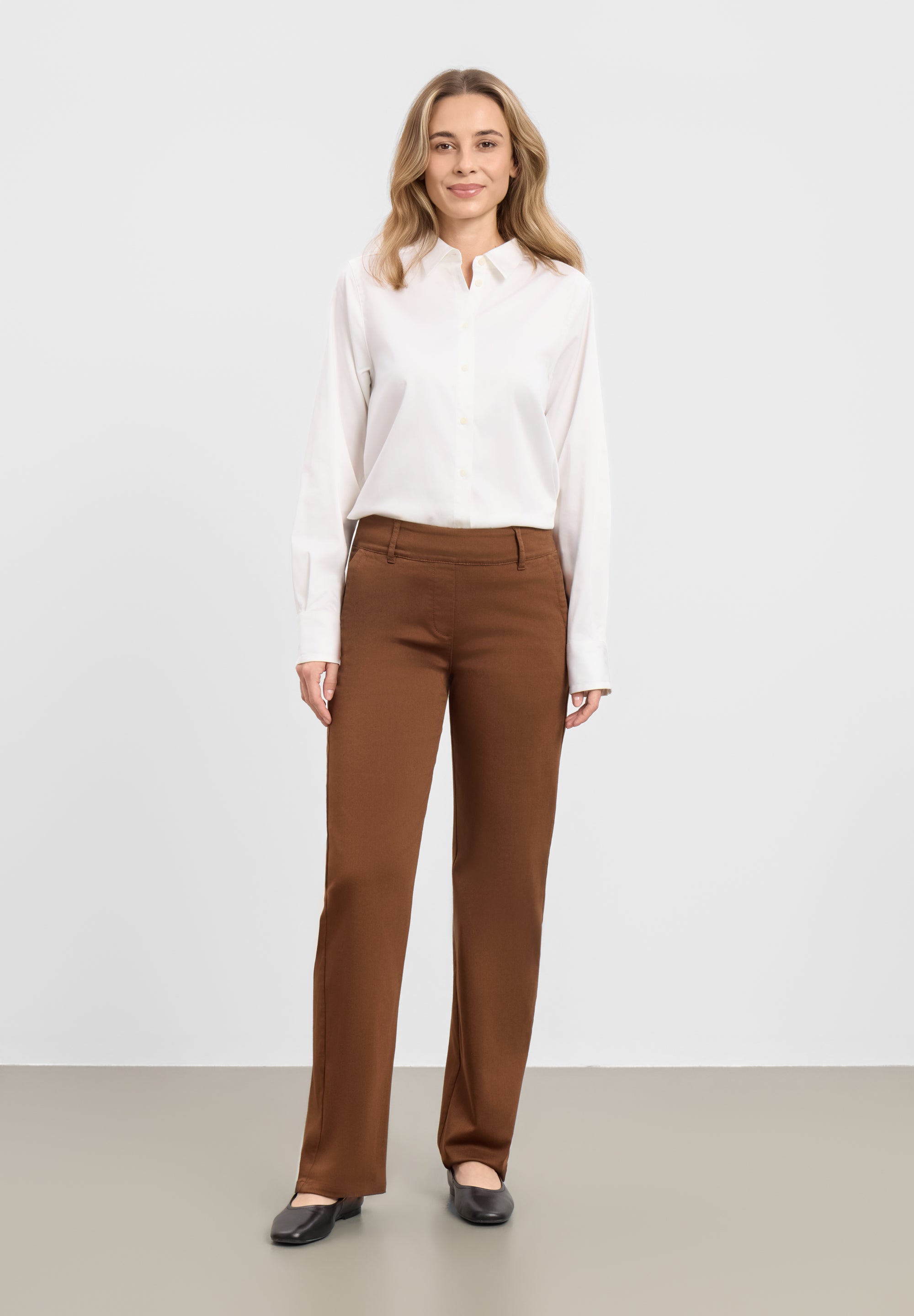 LAURIE Gwen Straight - Medium Length Straight 87900 Downtown Brown