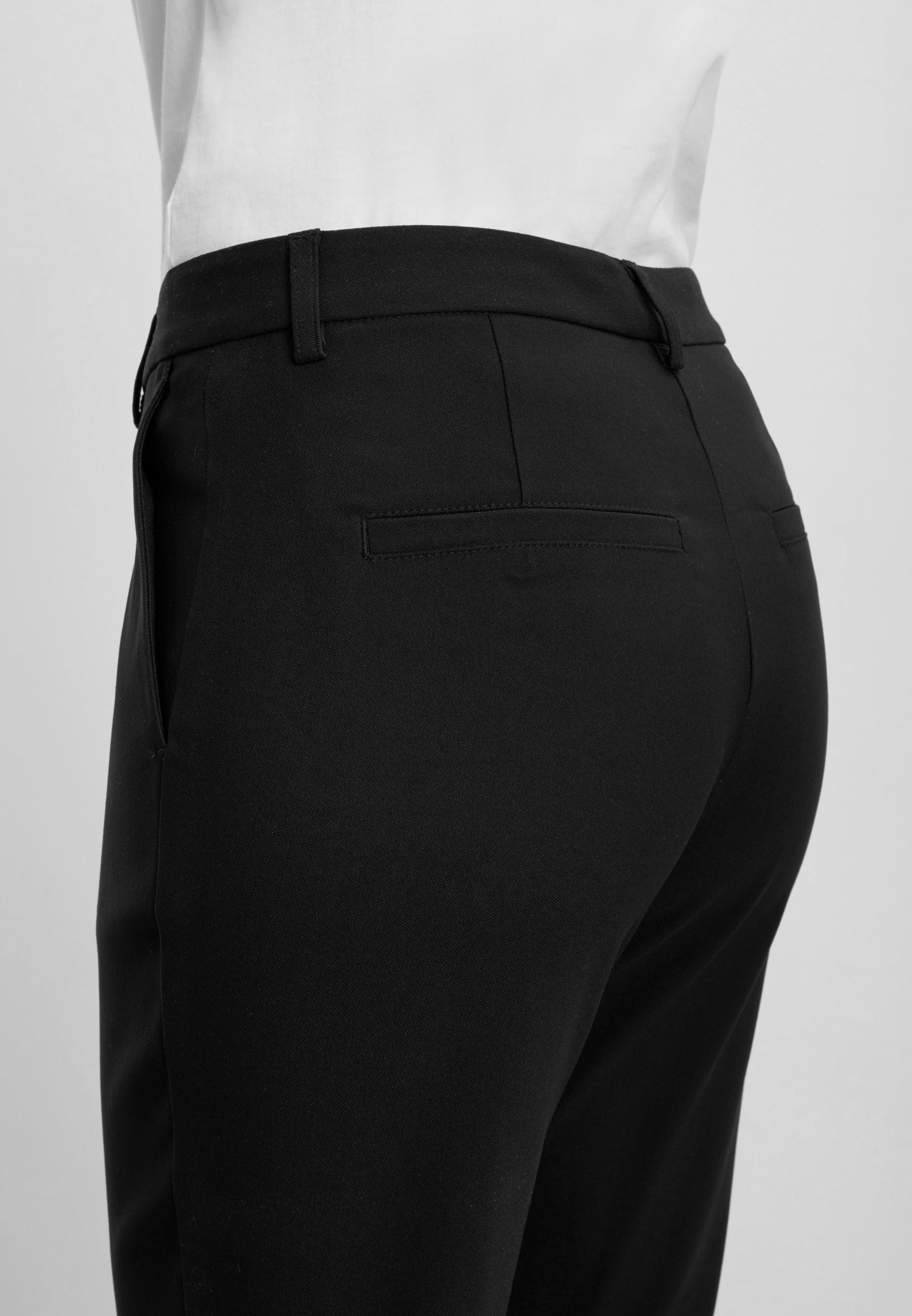 LAURIE Julia Regular SL Regular 99000 Black