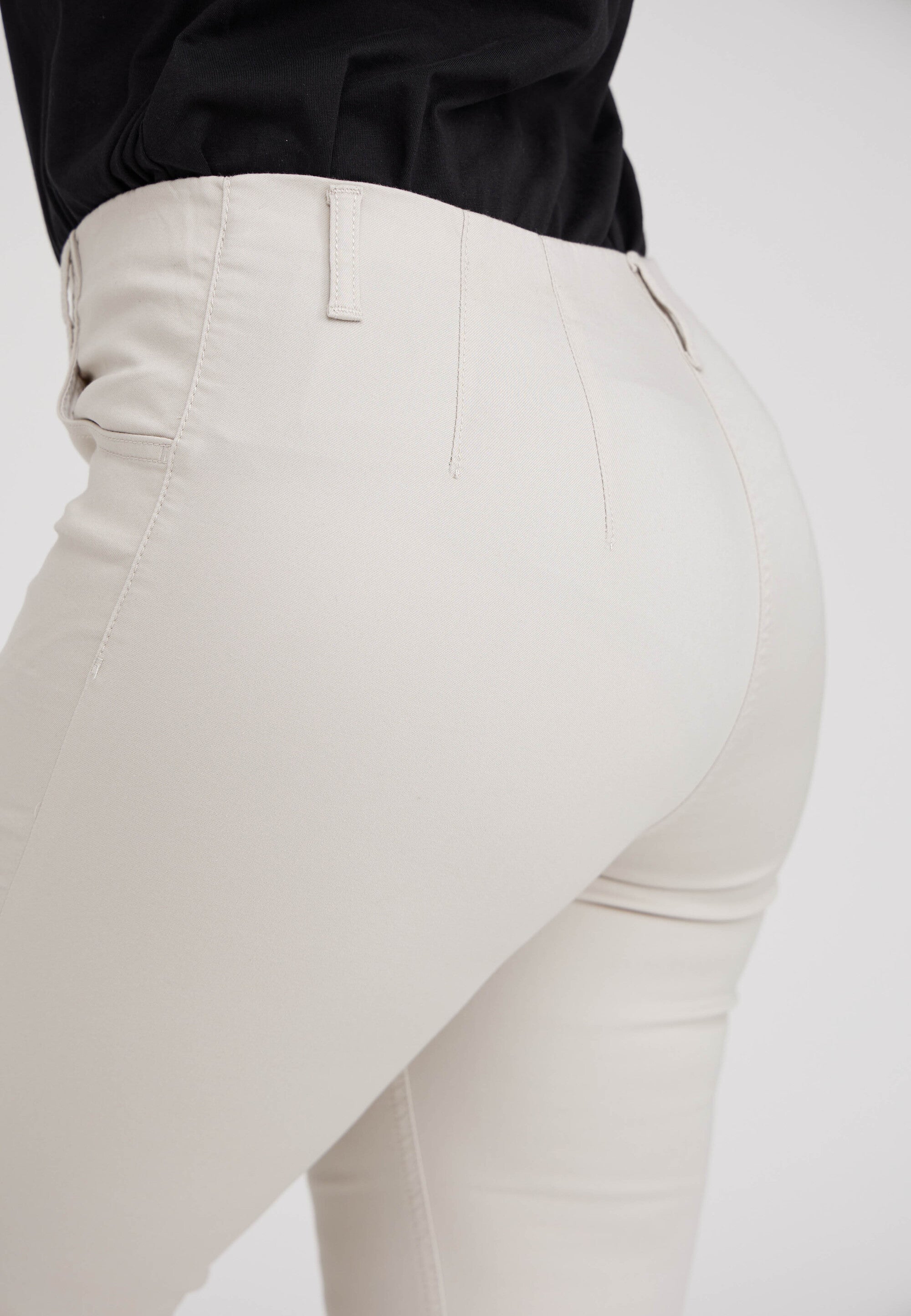LAURIE Kelly Regular - Medium Length Regular 25000 Grey Sand