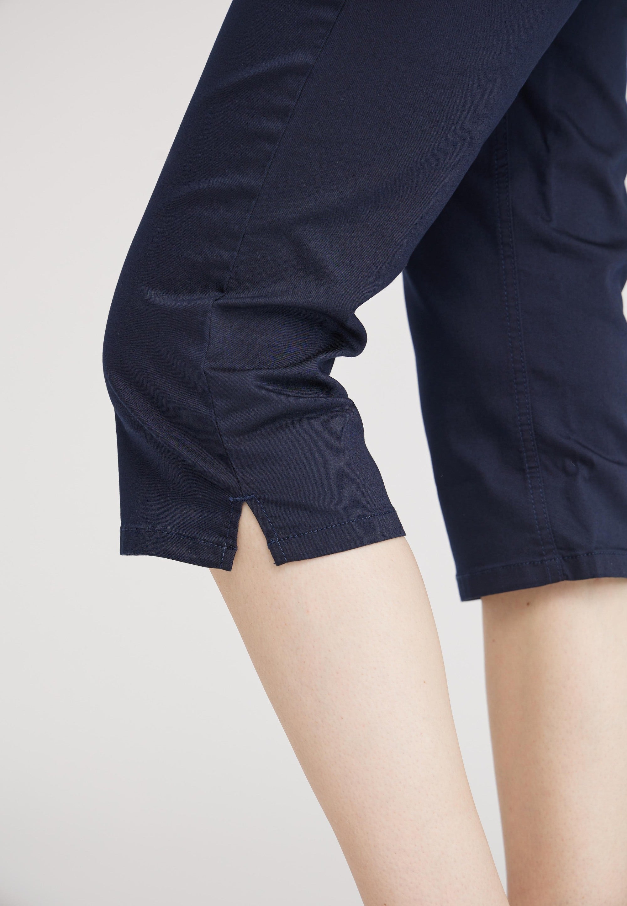 LAURIE Kelly Regular Capri Short Length Regular 49200 Navy