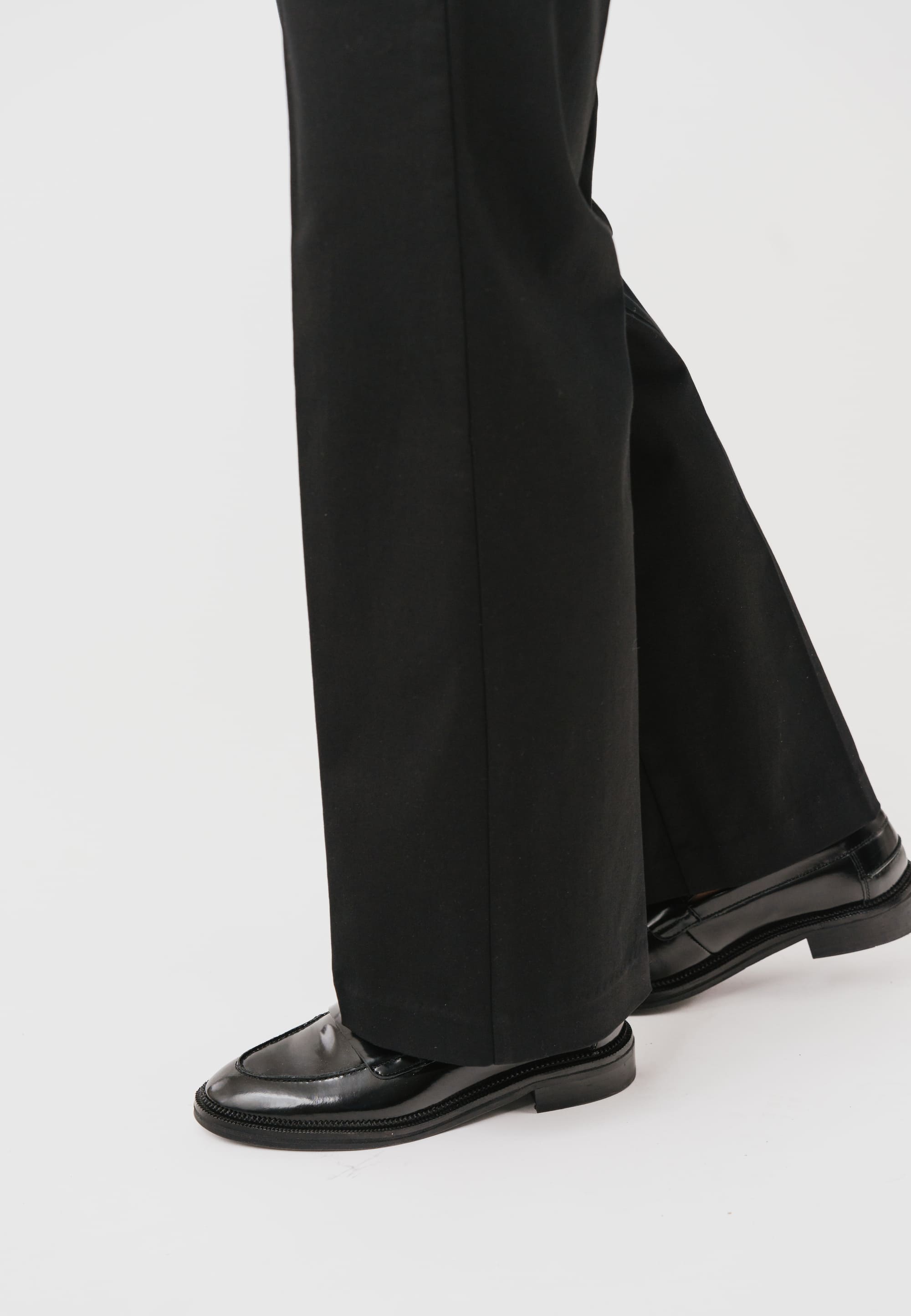 LAURIE Phoebe Loose - Medium Length Loose 99105 Black