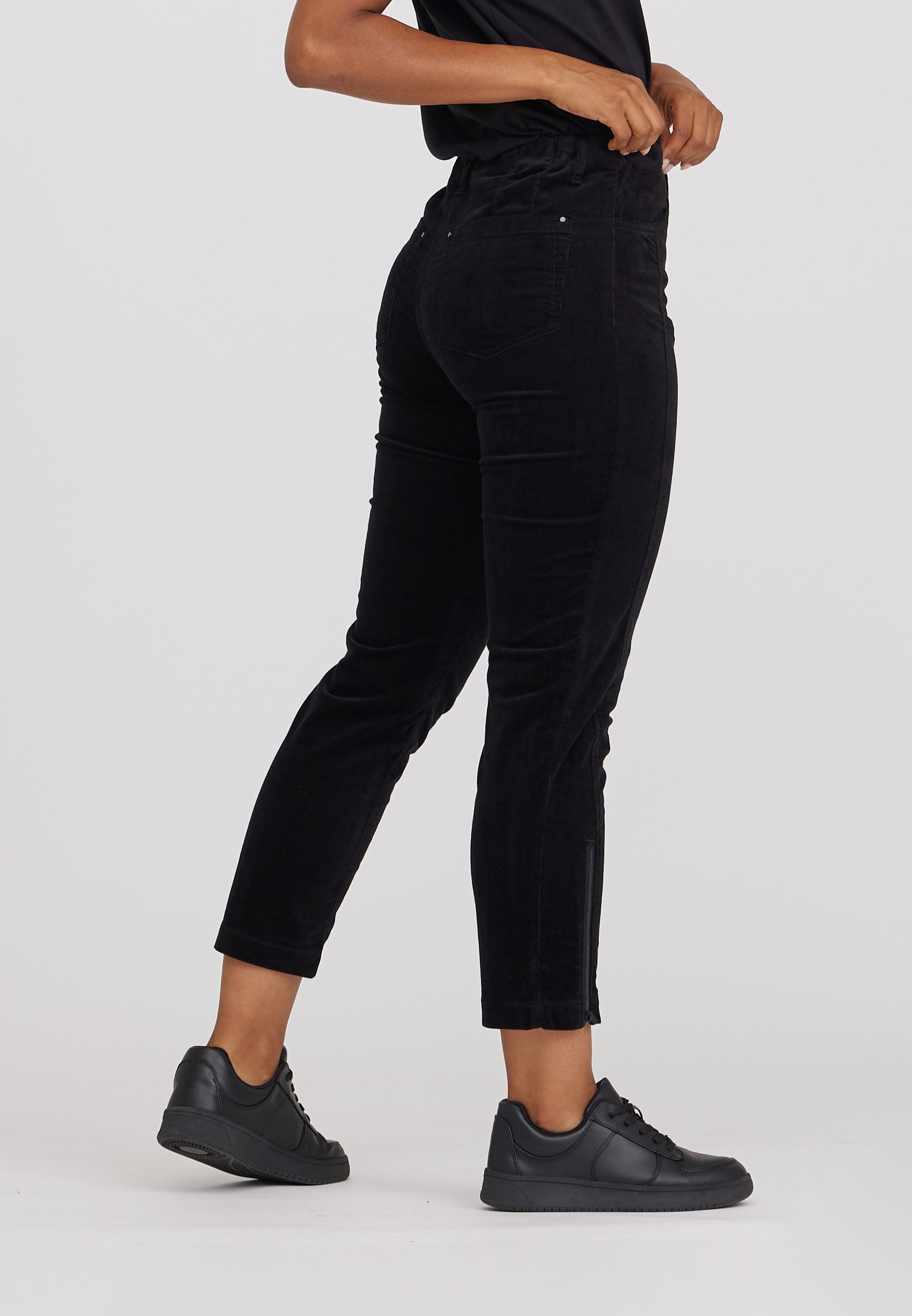 LAURIE Piper Regular Sammet Crop Regular 99000 Black