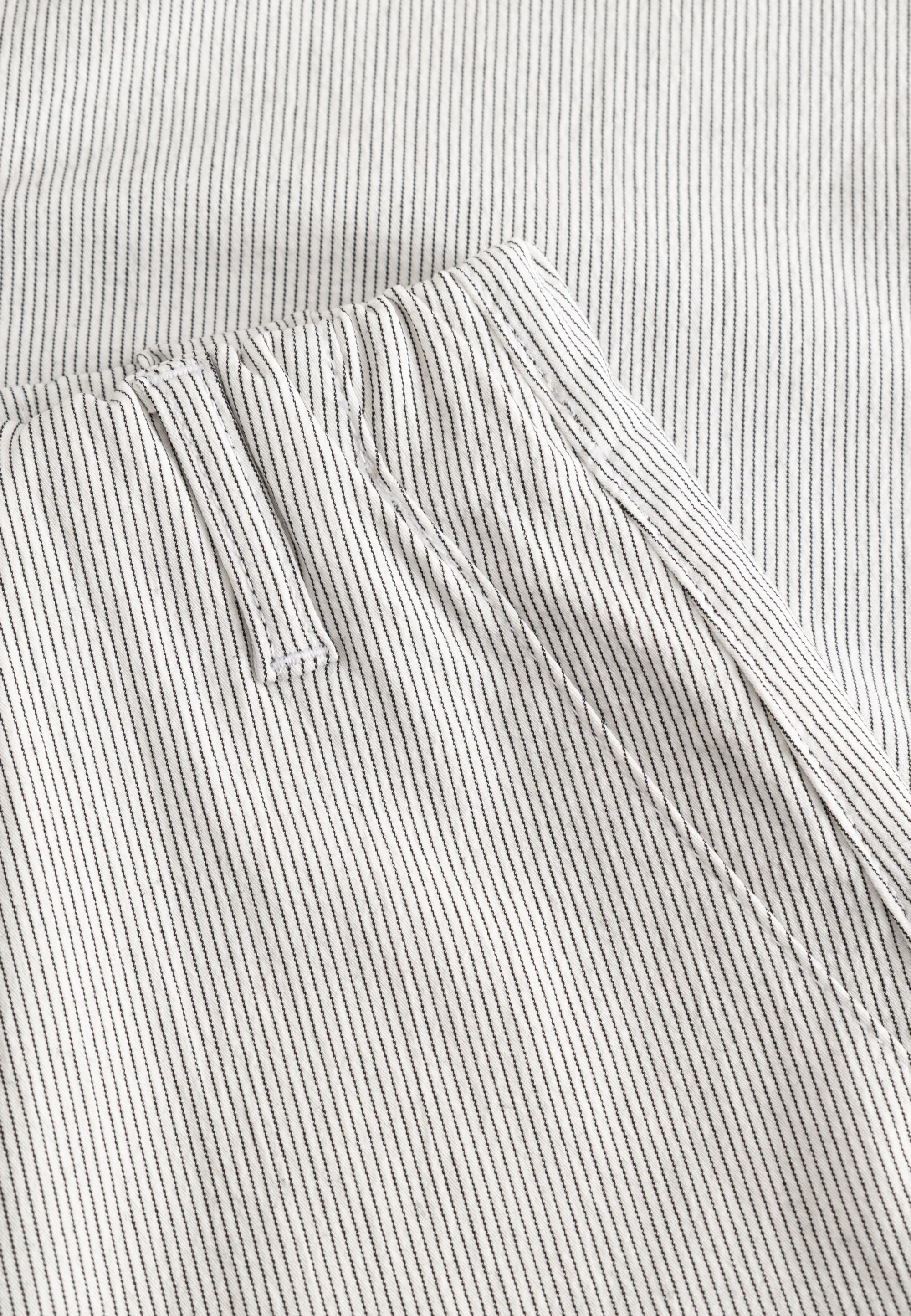 LAURIE Simone Skirt - 62 cm. Regular 10109 White pinstripe
