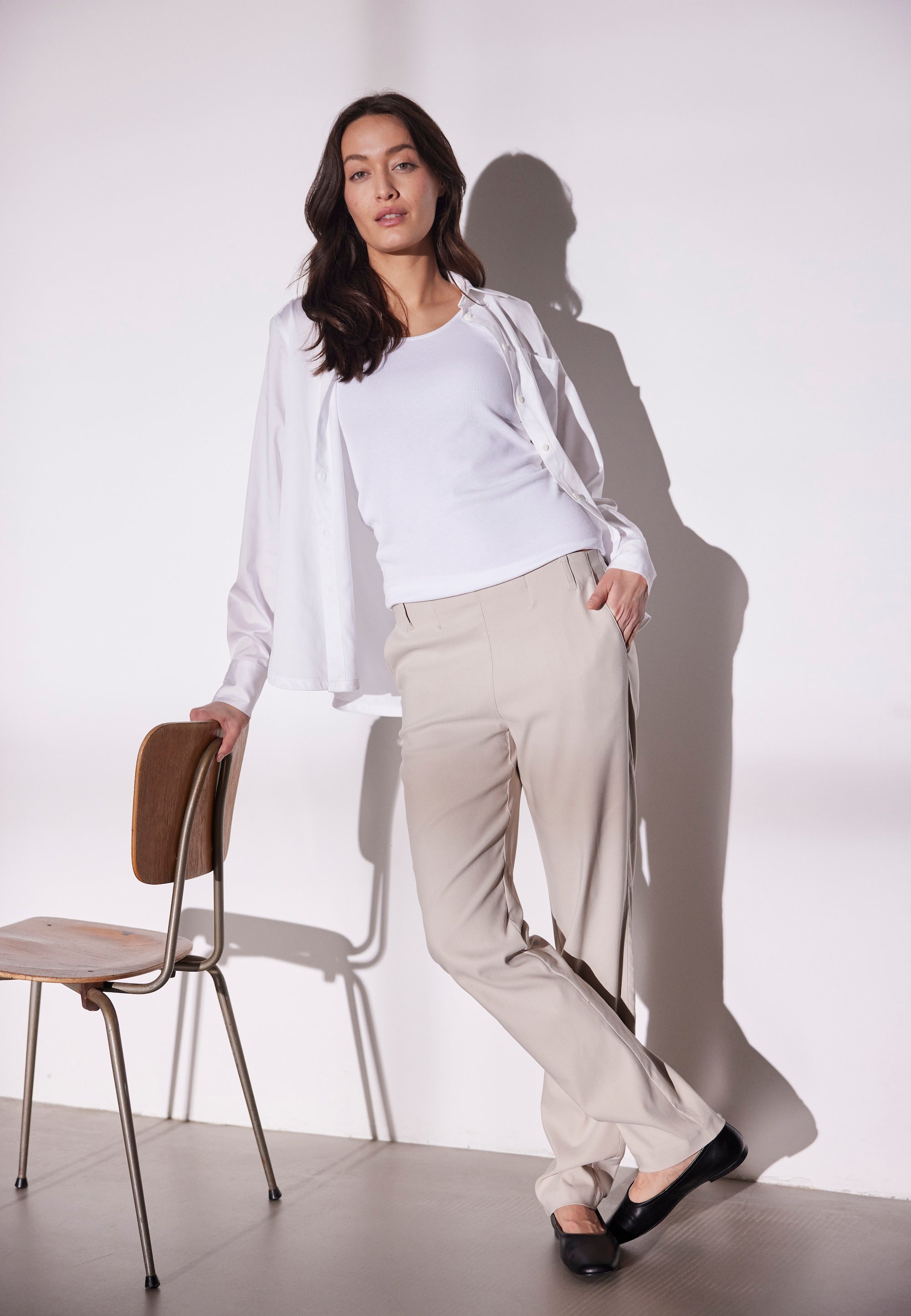LAURIE  Taylor Regular - Medium Length Trousers REGULAR 25000 Grey Sand