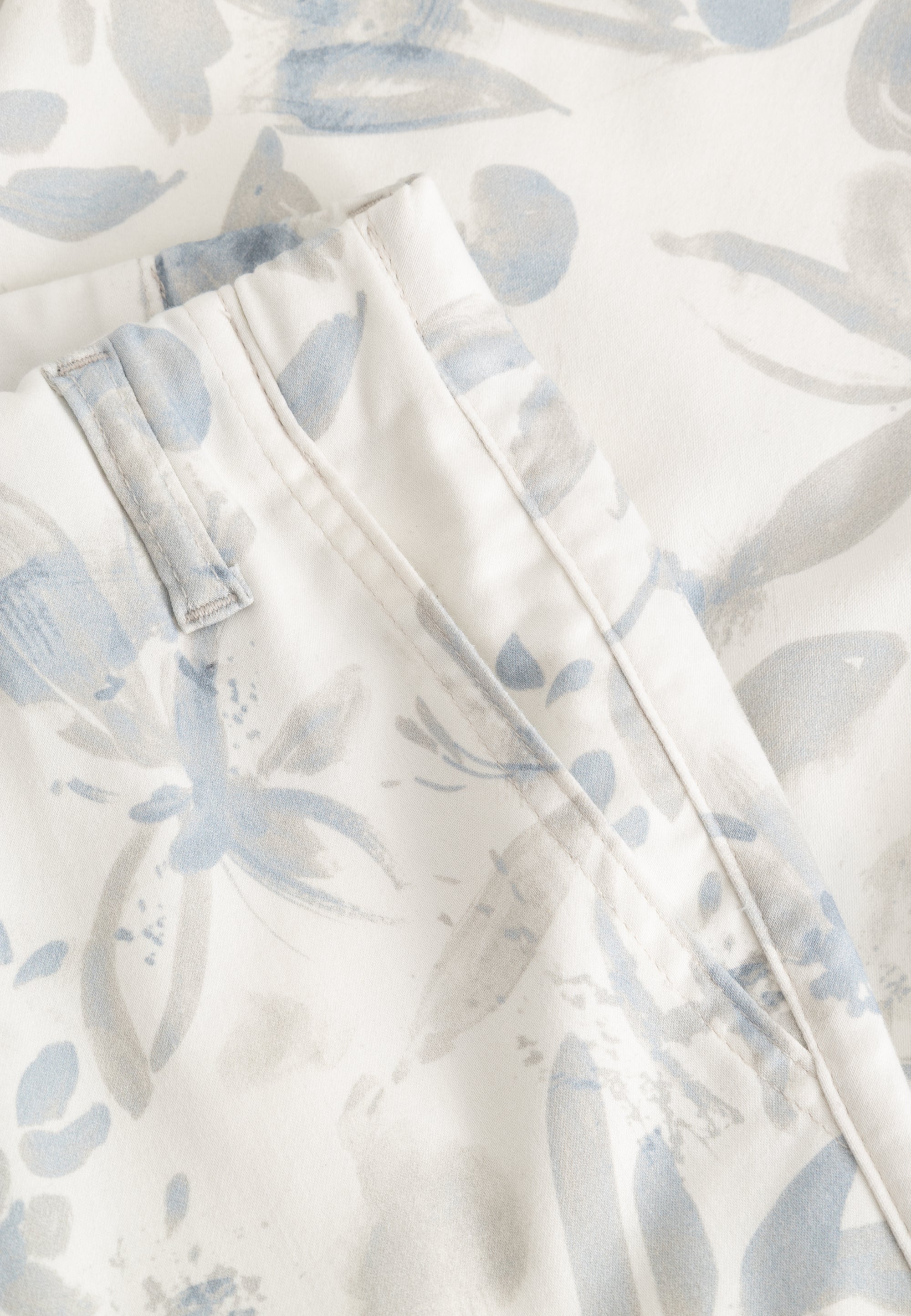 LAURIE Taylor Regular Capri ML Regular 44140 Blue flower print