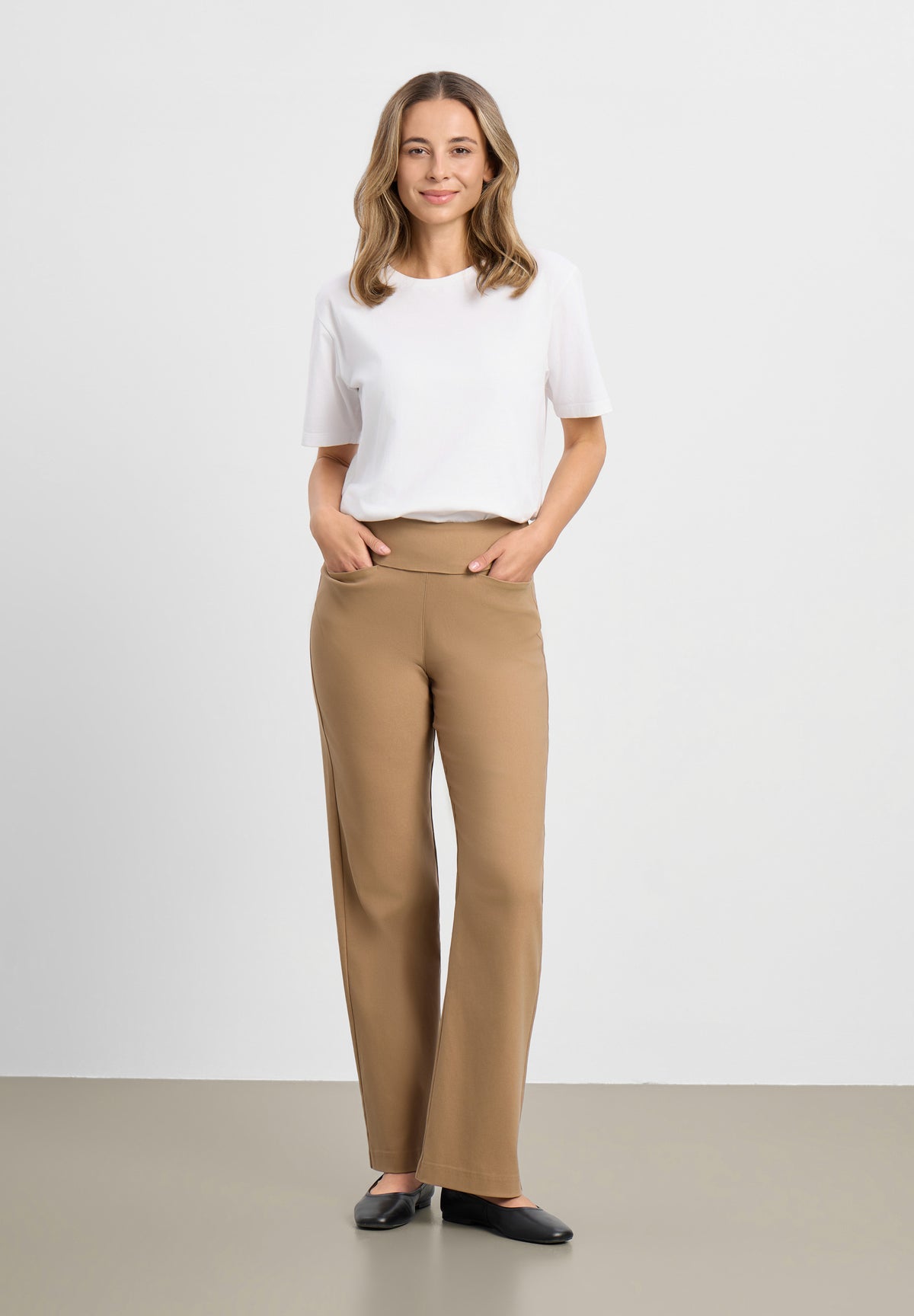 LAURIE Thea Straight - Medium Length Straight 86100 Nougat