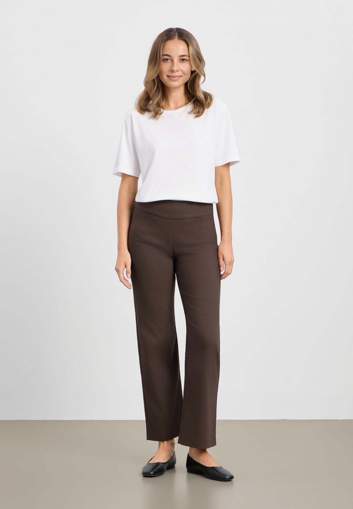 LAURIE Thea Straight - Short Length Straight 88000 Brown