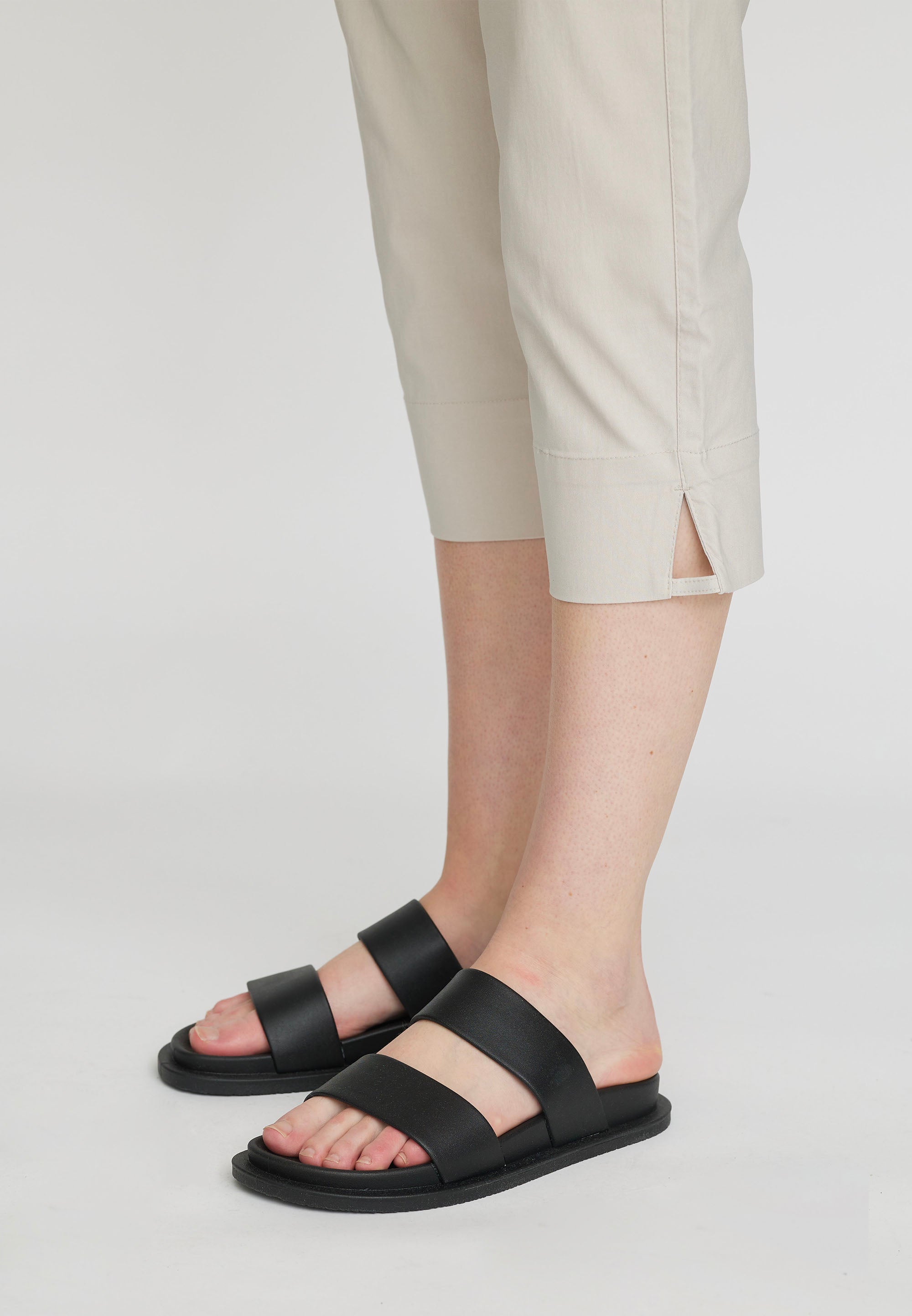 LAURIE Anabelle Regular Capri Medium Length Regular 25137 Grey Sand