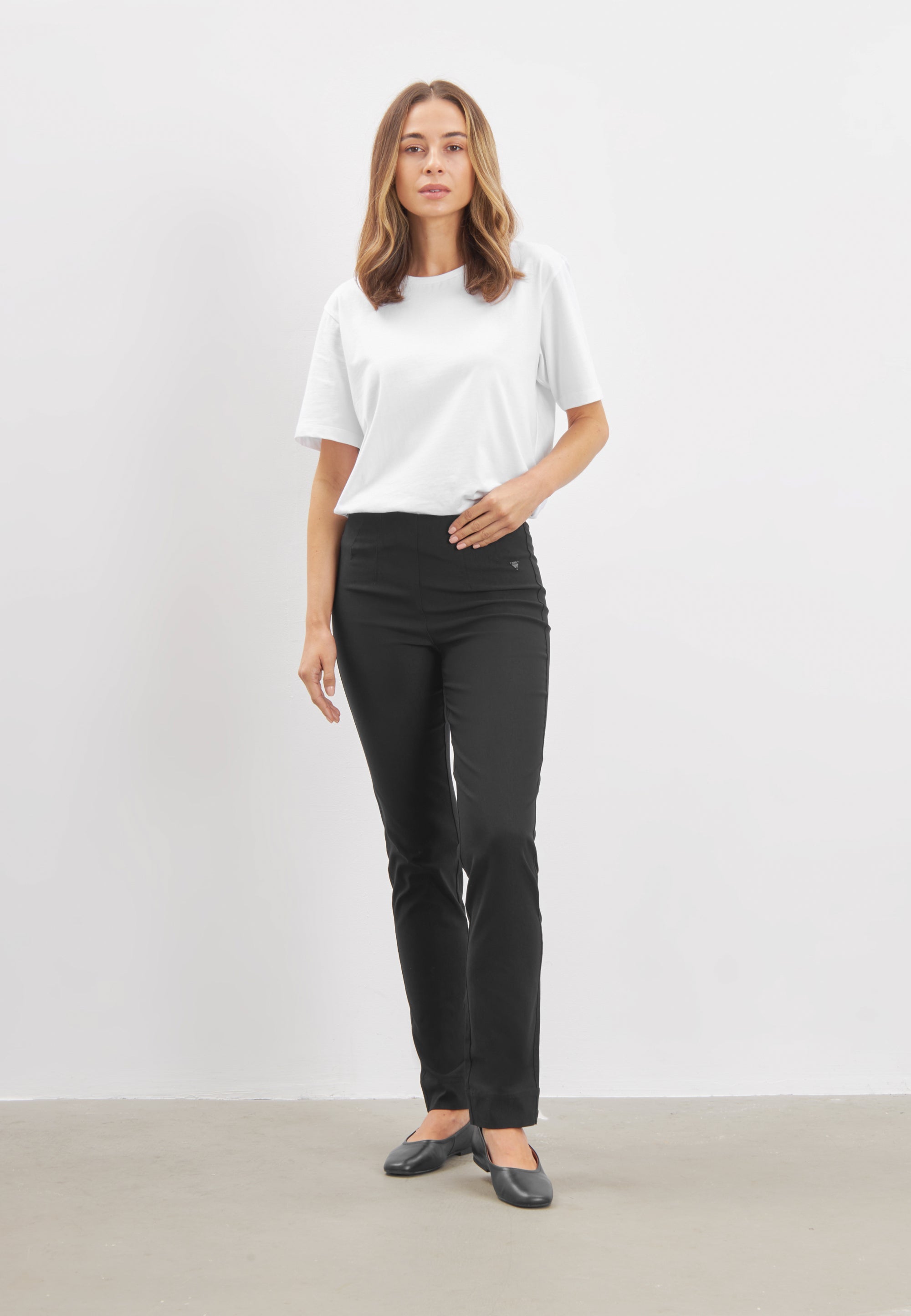 LAURIE  Betty Regular - Medium Length Regular Black
