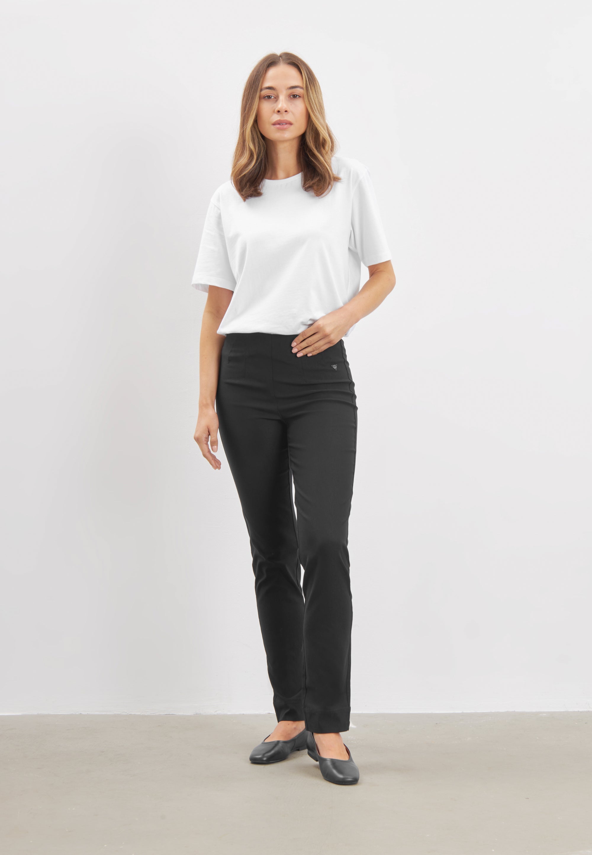 LAURIE  Betty Regular - Medium Length Trousers REGULAR 99971 Black Brushed