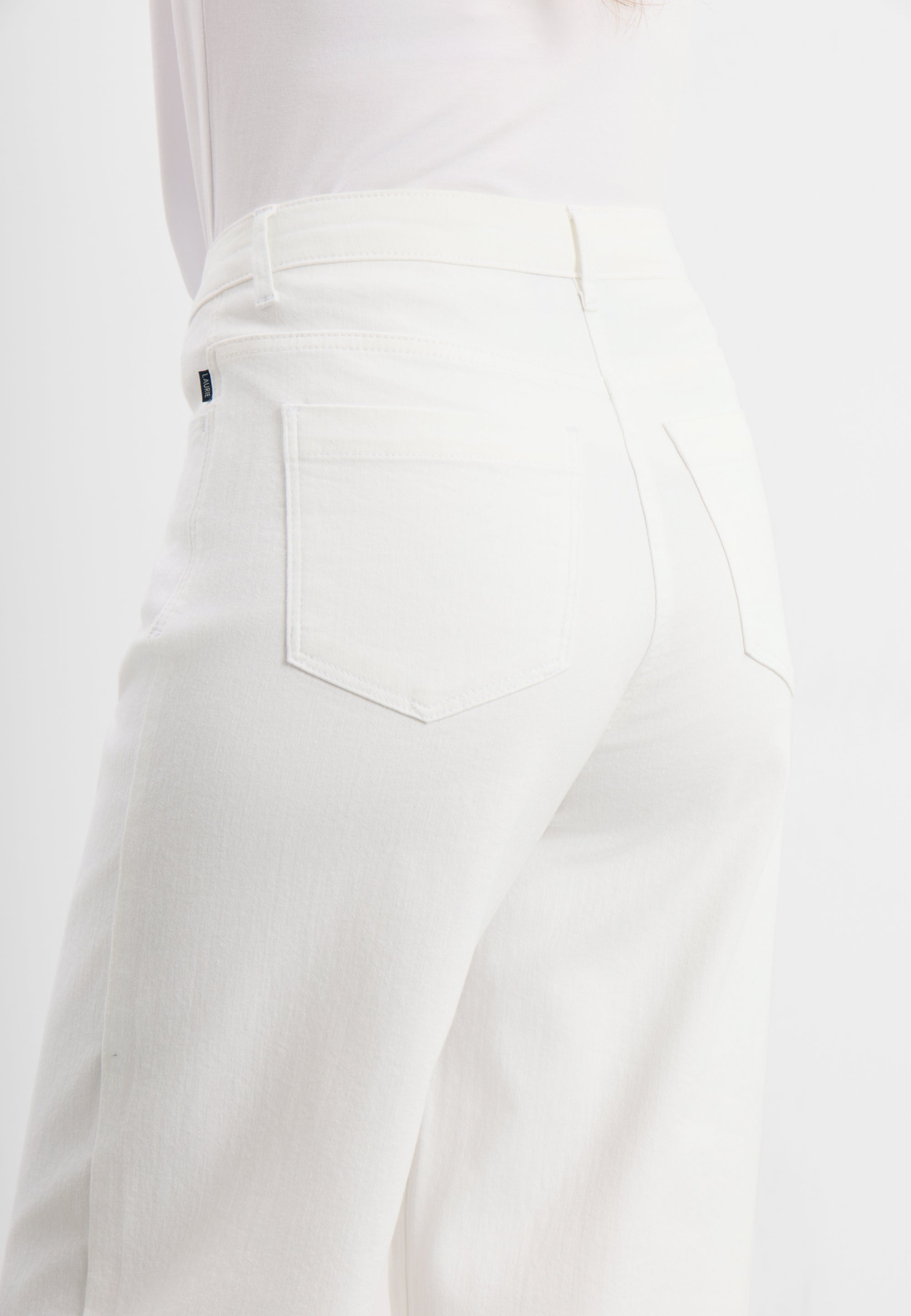 LAURIE Carol Loose - Medium Length Loose 10000 White