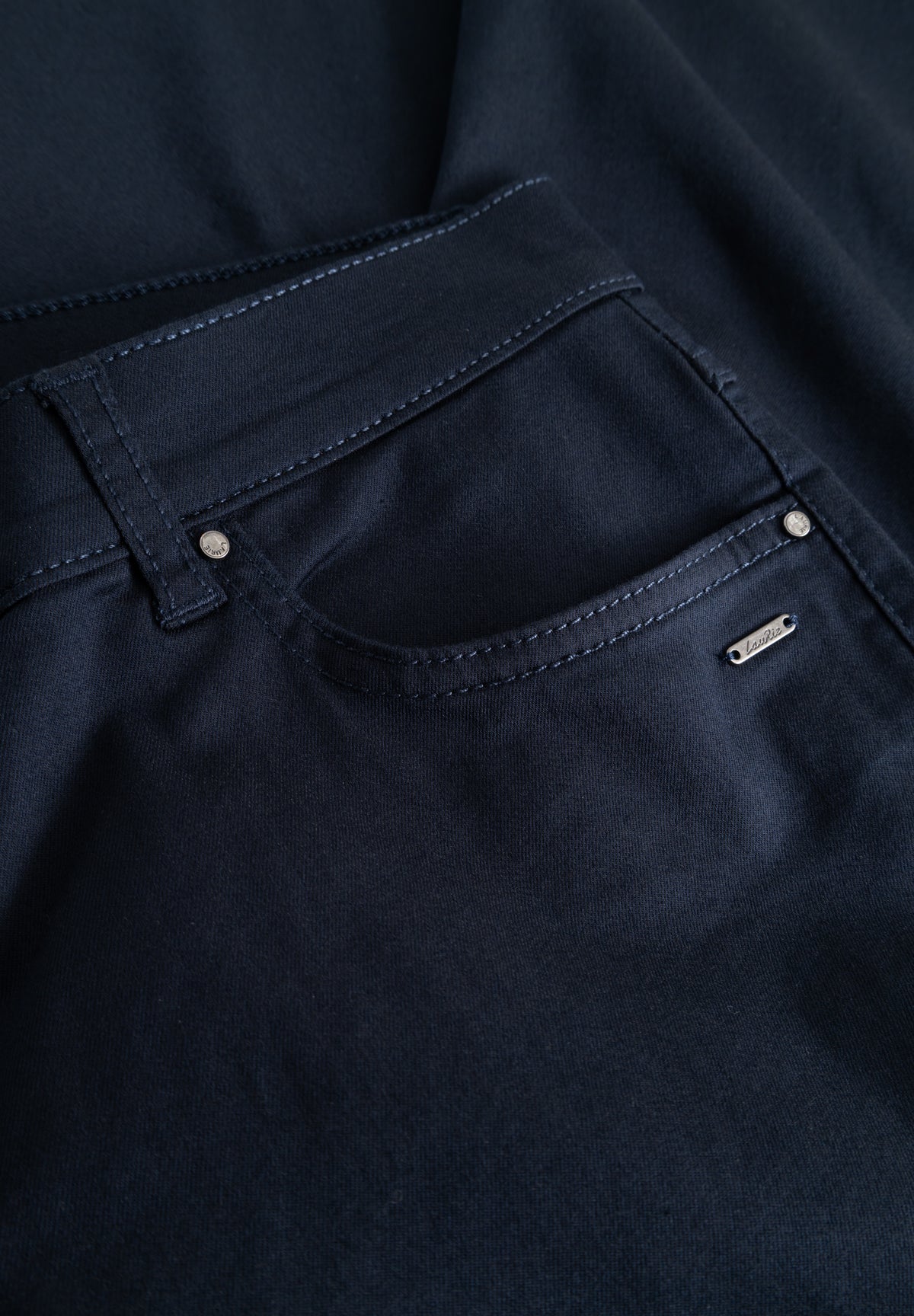 LAURIE Charlotte Capri Regular - Medium Length Regular 49000 Navy