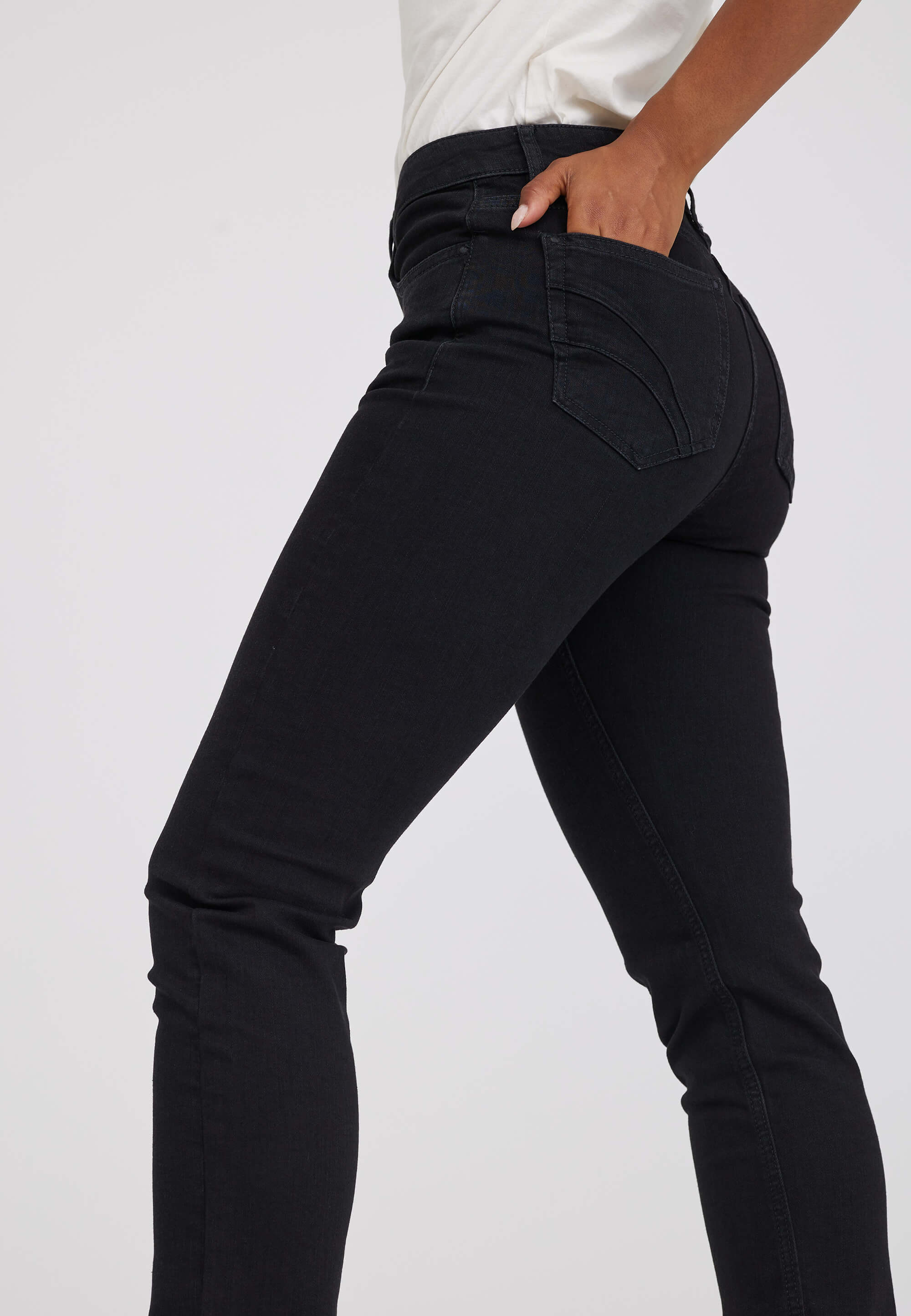 LAURIE Charlotte Regular - Medium Length - Ecolabel Trousers REGULAR 99520 Washed Black Denim