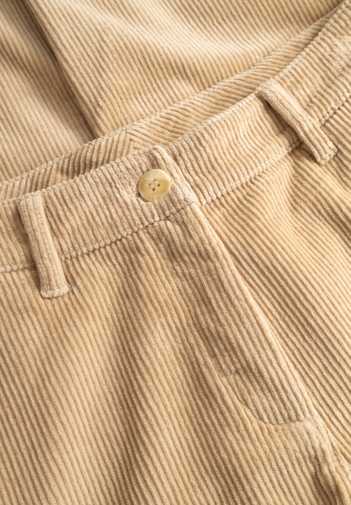 LAURIE Charm Loose Manchester - Medium Length Loose 28000 Cafe Latte