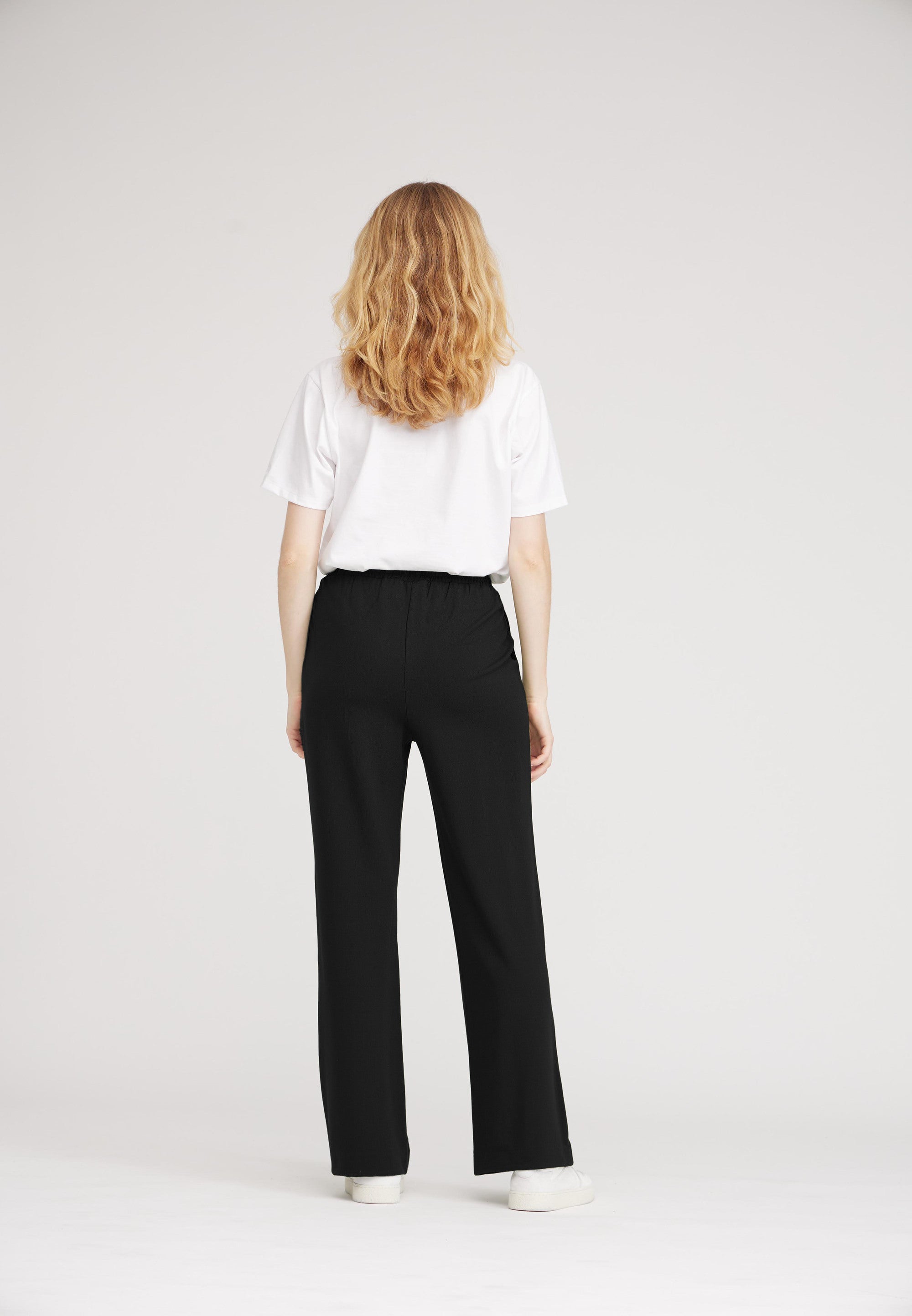 LAURIE Daisy Straight - Medium Length Straight 99000 Black