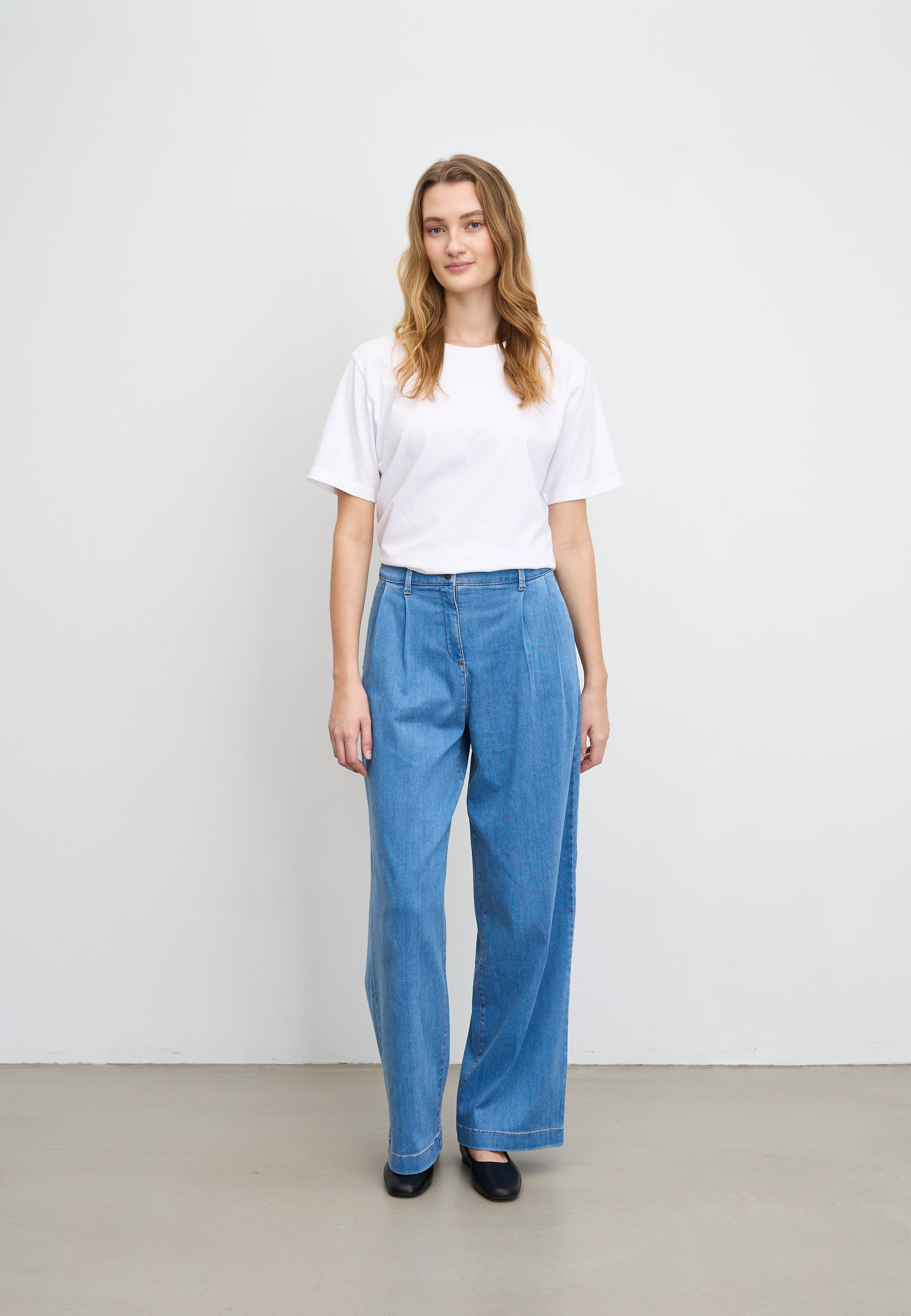 LAURIE Debbie Loose - Medium Length Loose 44399 Washed Blue Denim