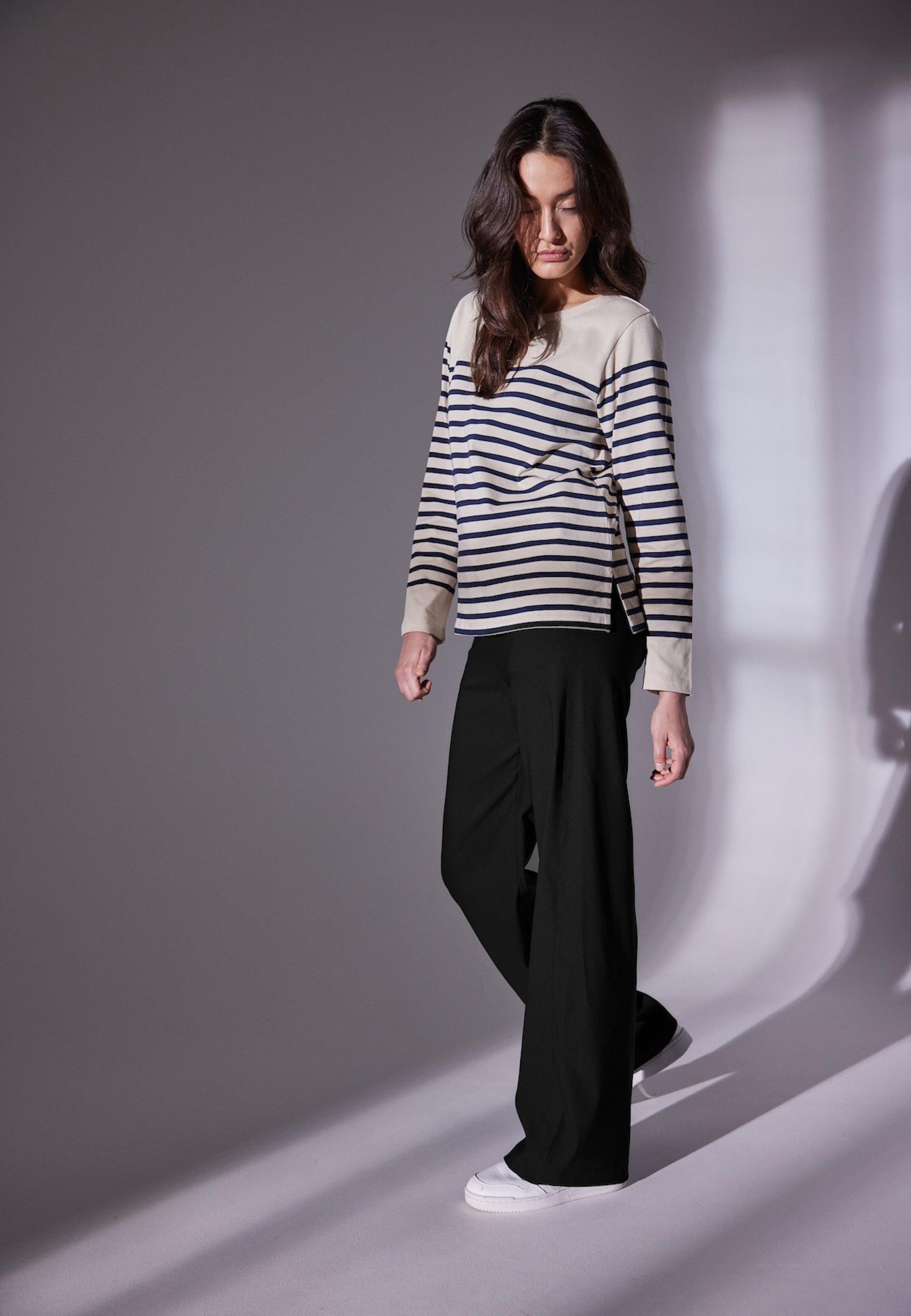 LAURIE Donna Loose - Medium Length Loose 99000 Black