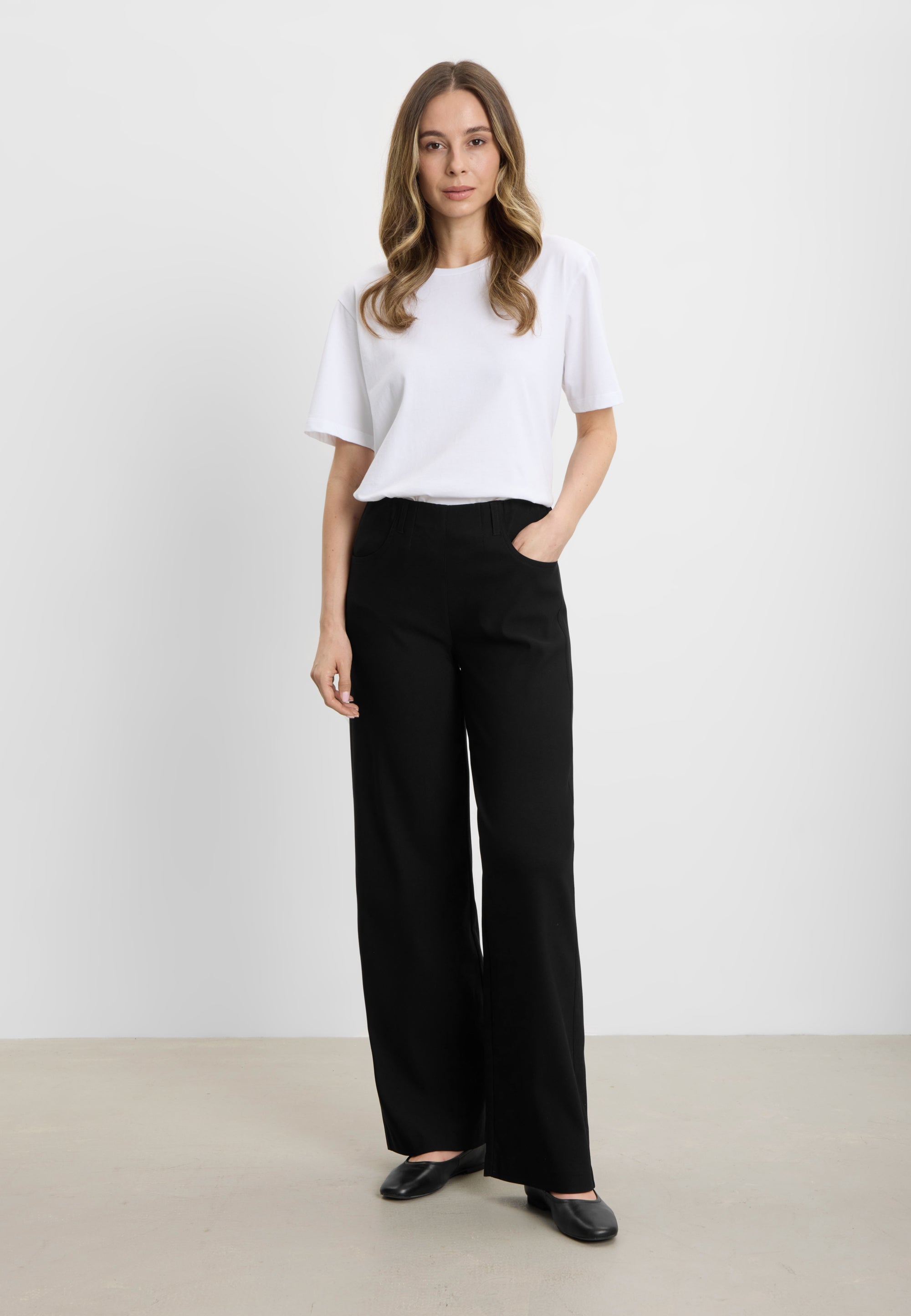 LAURIE Donna Loose - Medium Length Loose 99000 Black