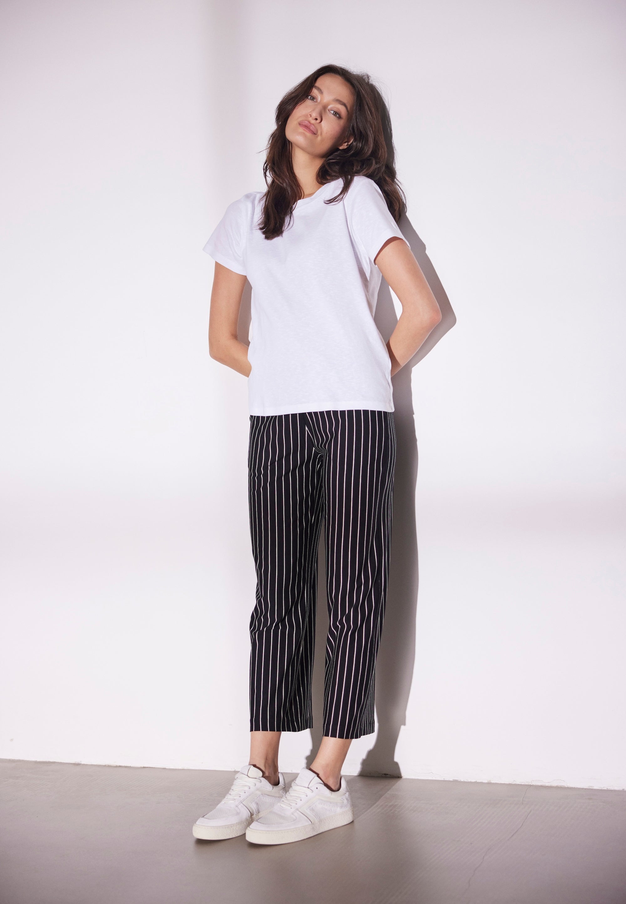 LAURIE Donna Loose Crop Trousers LOOSE 99222 Black Stripe