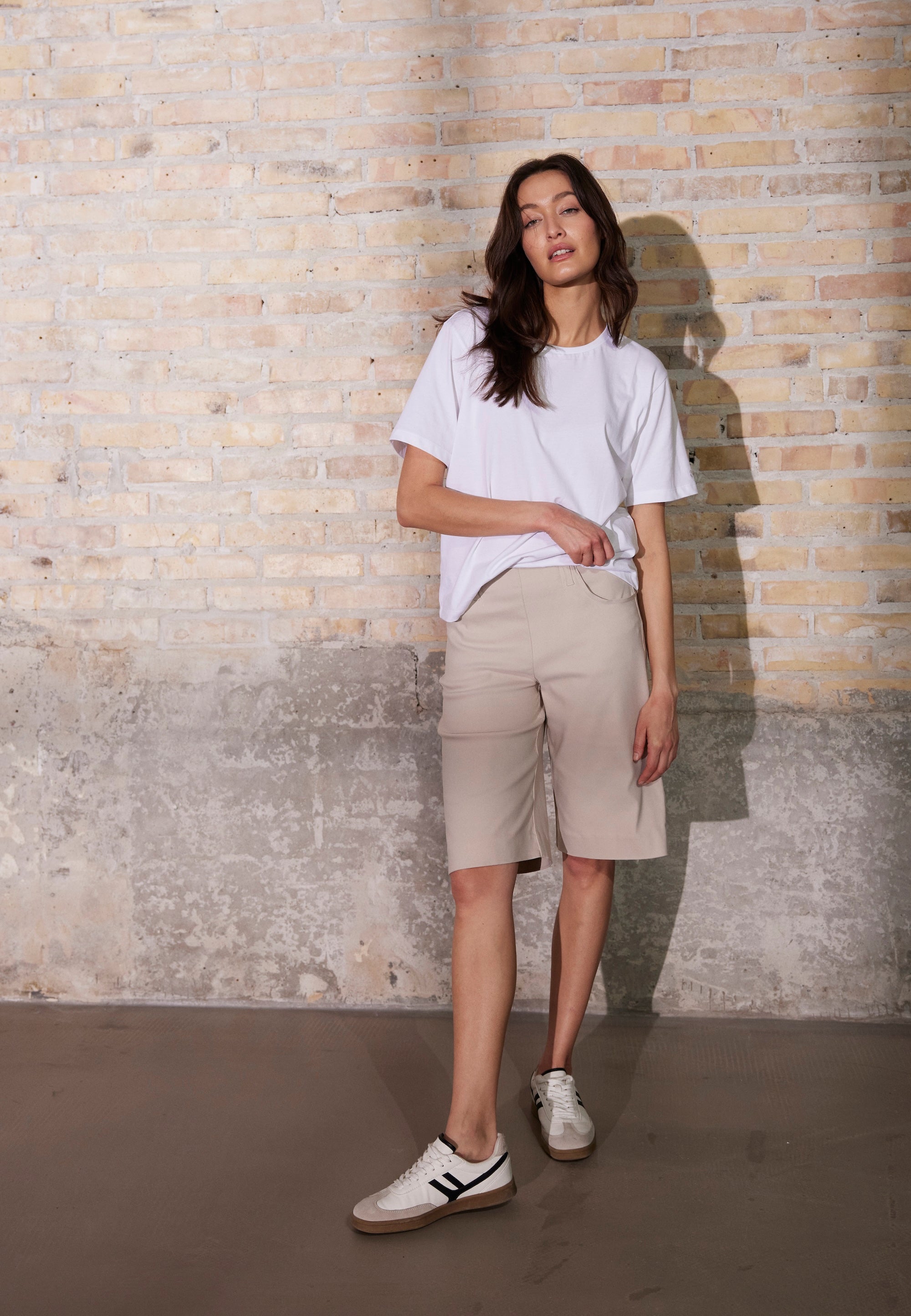 LAURIE Donna Loose Shorts Loose 25000 Grey Sand