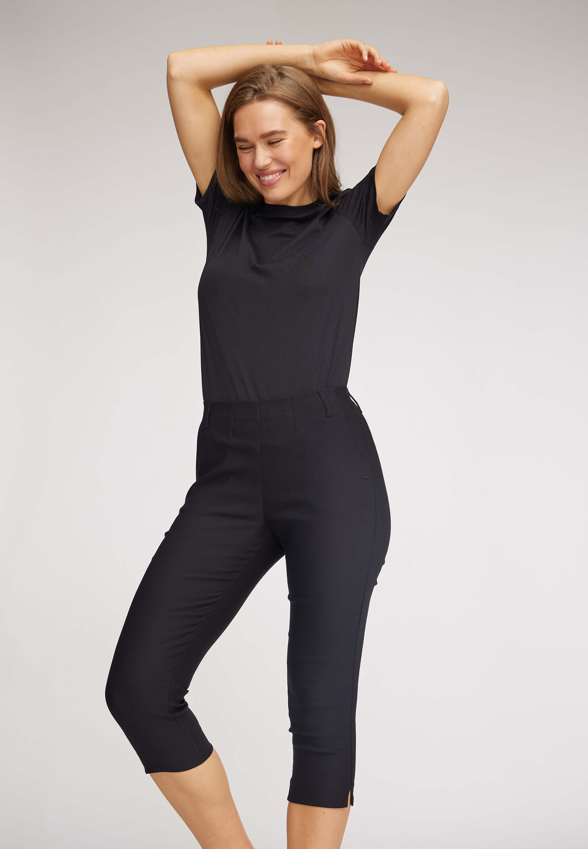 LAURIE Elizabeth Slim Capri Medium Length Slim 99000 Black