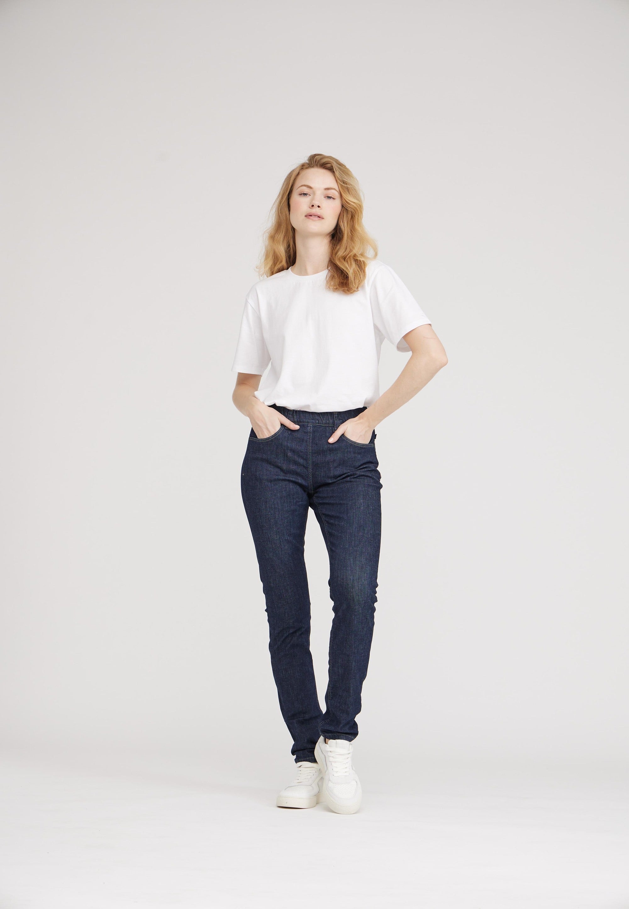 LAURIE Grace Slim - Medium Length Slim 49501 Dark Blue Denim