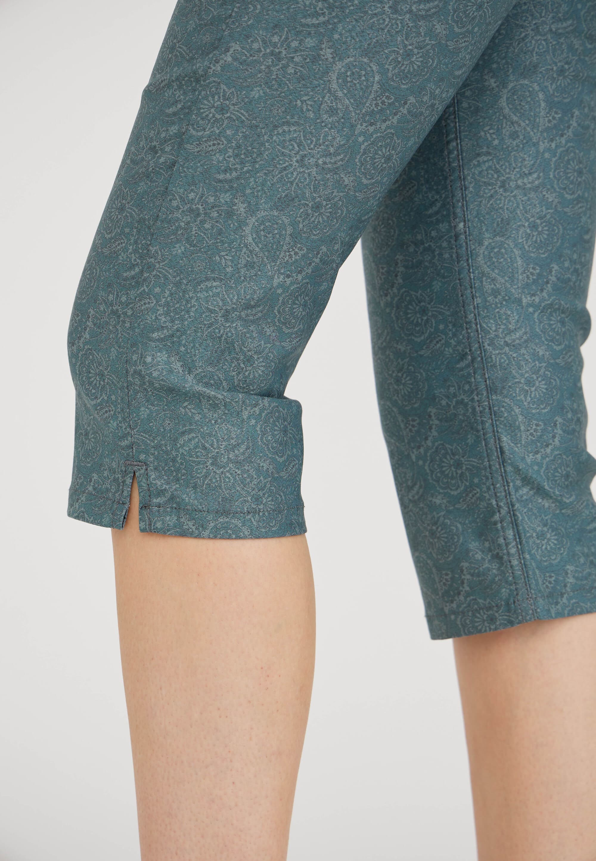LAURIE Kelly Capri Short Length Regular 51015 Emerald Green Print