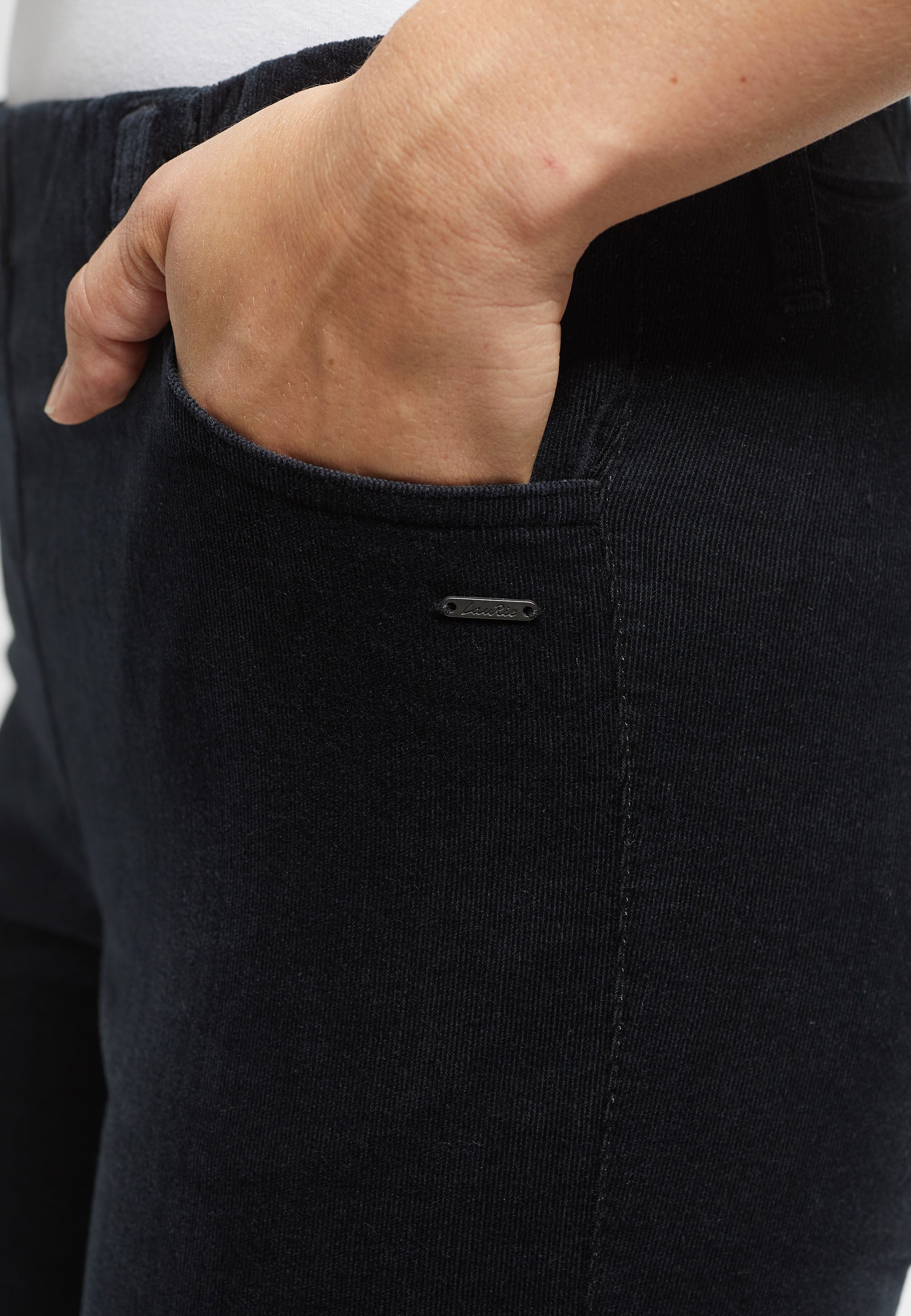 LAURIE Kelly Regular Corduroy - Medium Length Regular 99198 Black