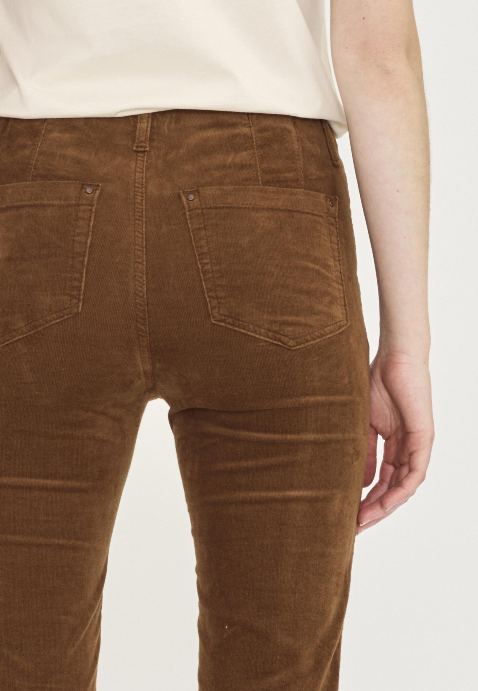 LAURIE Madison Slim Corduroy Crop Slim 85000 Bronze