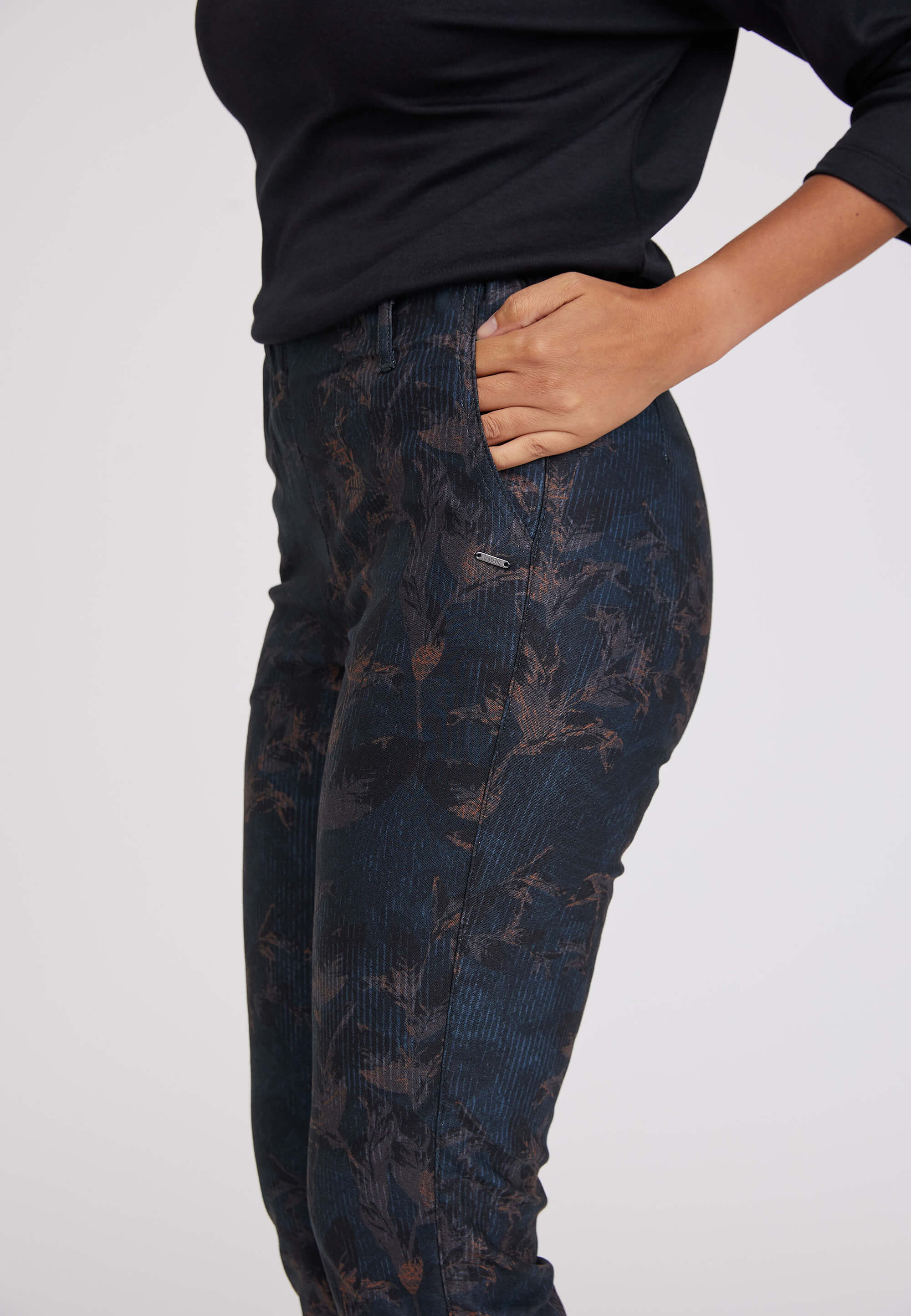 LAURIE Taylor Regular - Short Length Regular 49011 Navy Print