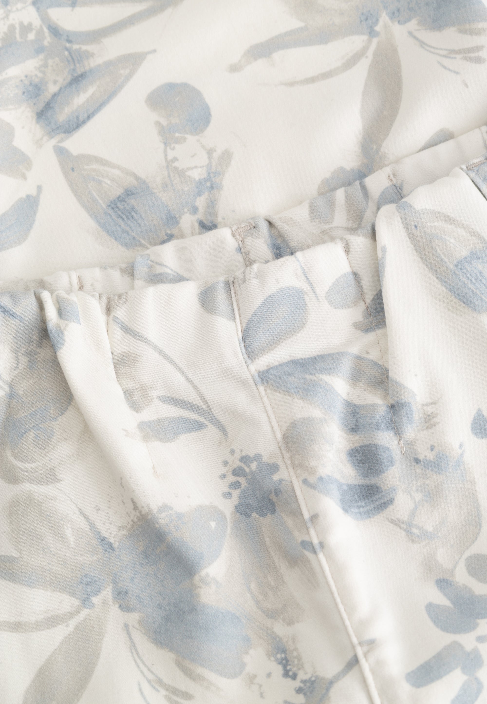 LAURIE Taylor Regular Capri ML Regular 44140 Blue flower print