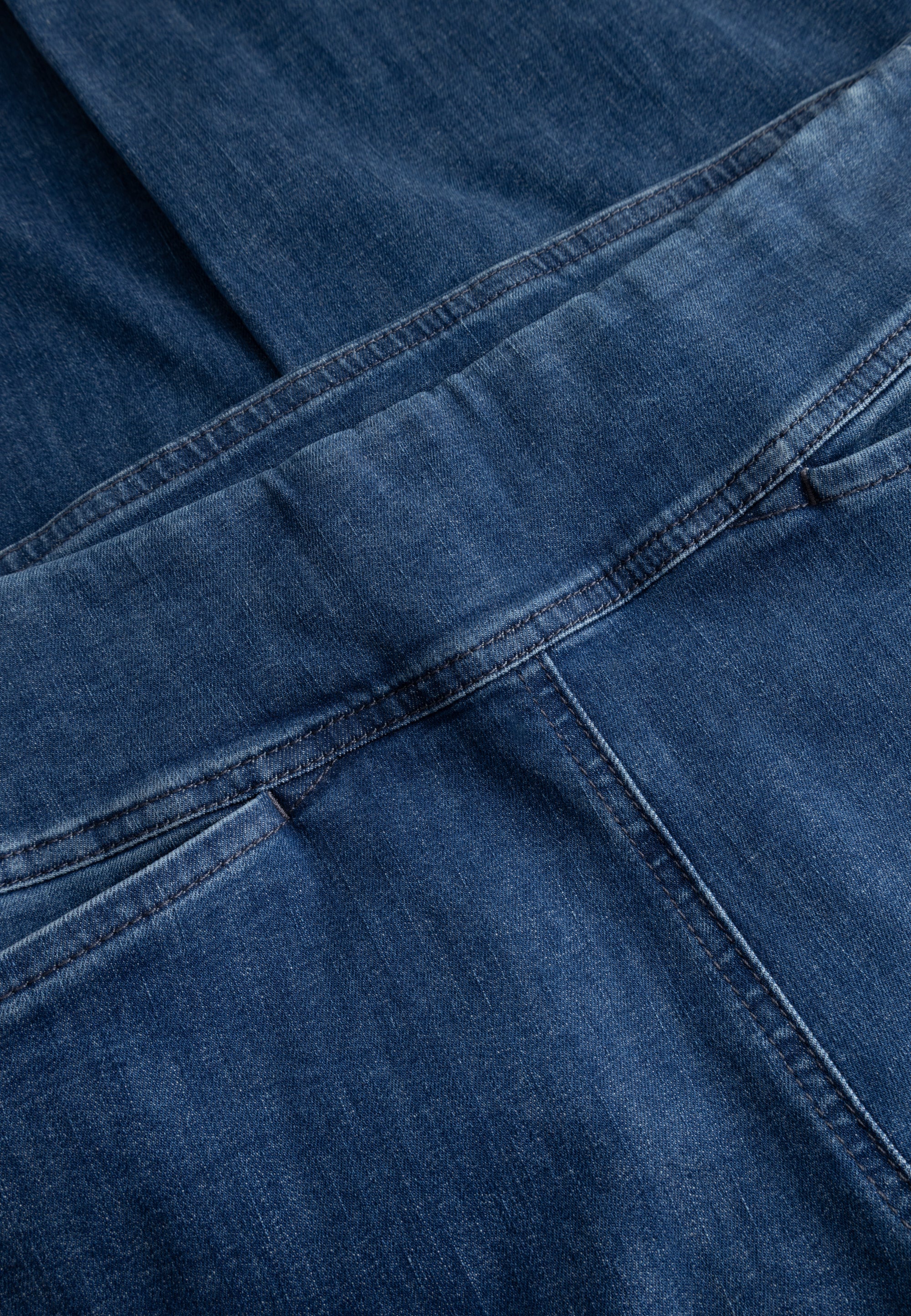 LAURIE Thea Straight - Medium Length Straight 49401 Blue Denim