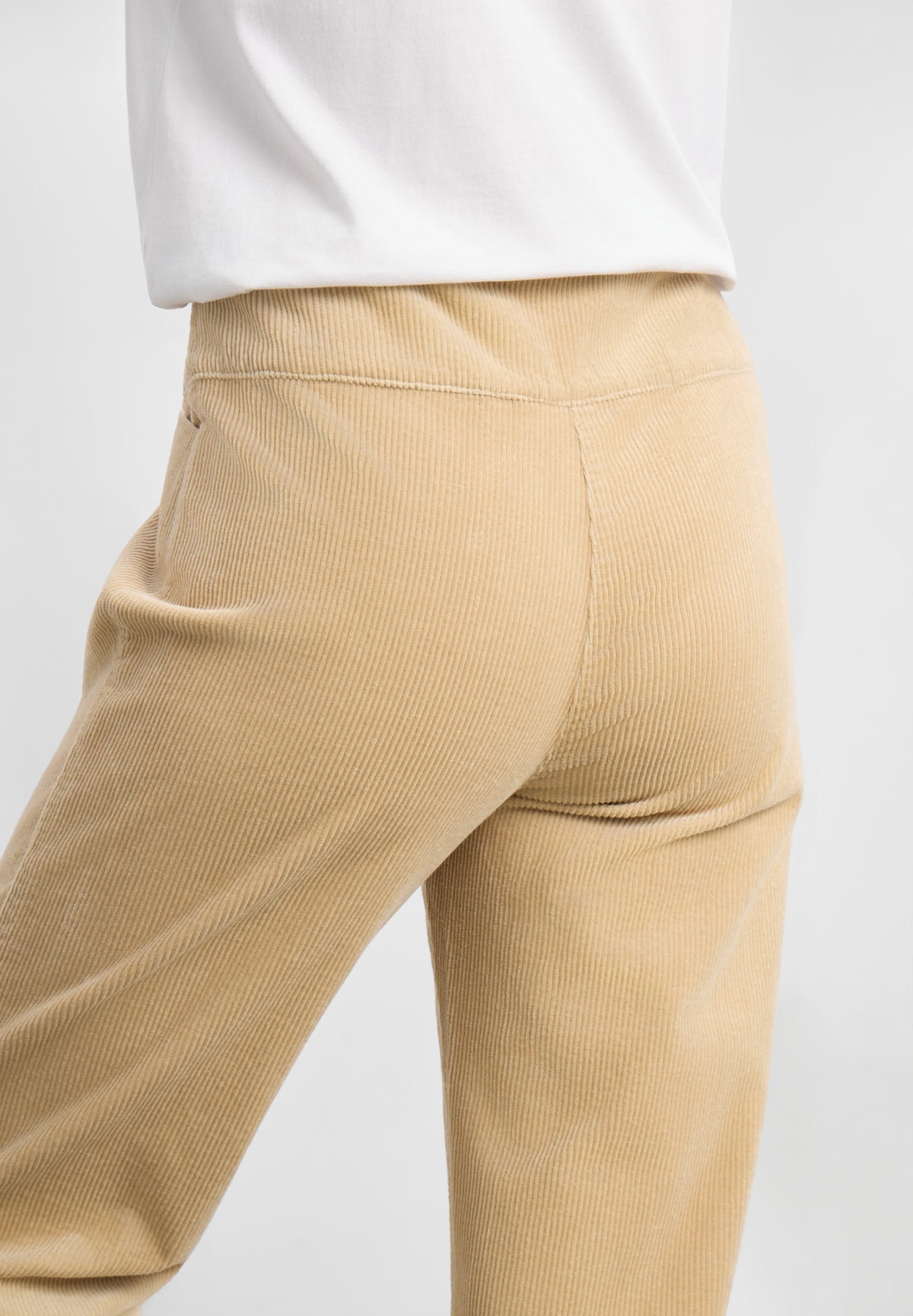 LAURIE Thea Straight Manchester - Medium Length Straight 28000 Cafe Latte