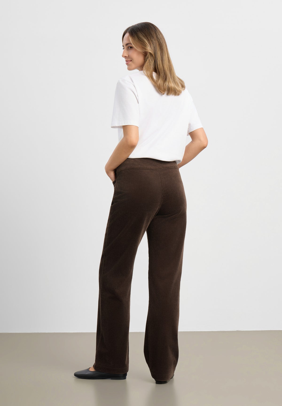LAURIE Thea Straight Manchester - Medium Length Straight 88000 Brown