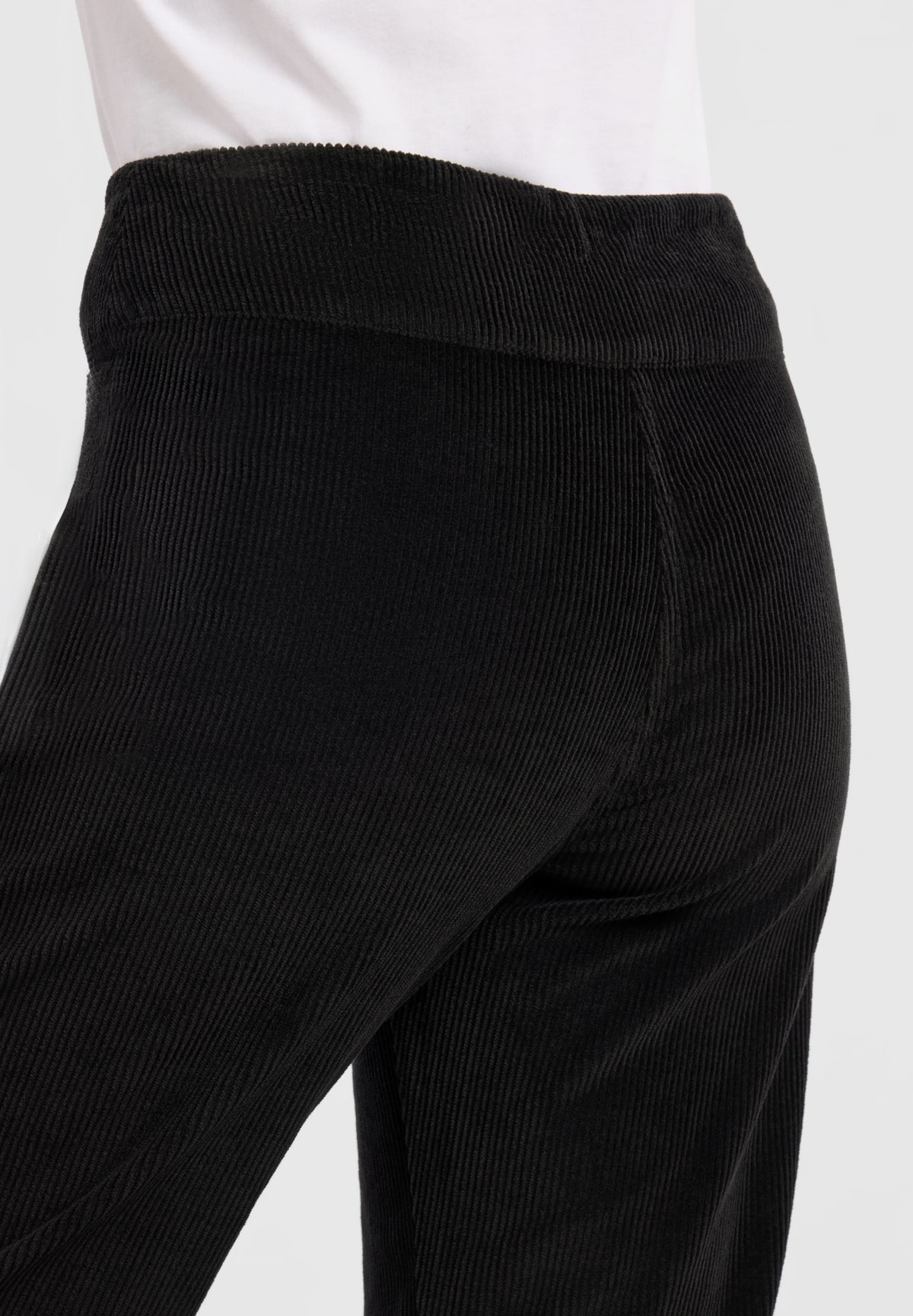 LAURIE Thea Straight Manchester - Medium Length Straight 99000 Black