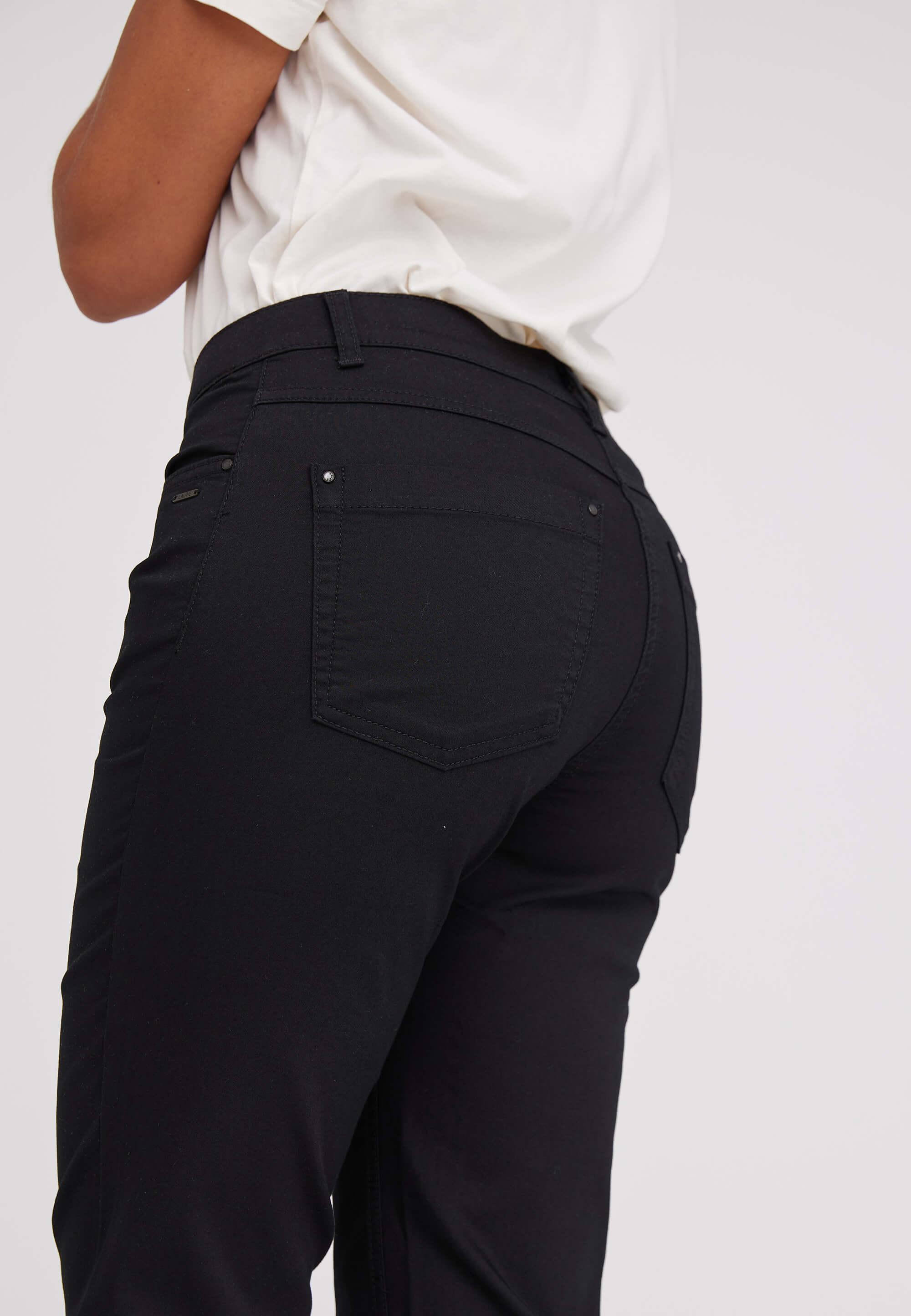 LAURIE  Amelia Straight - Medium Length Straight 99000 Black