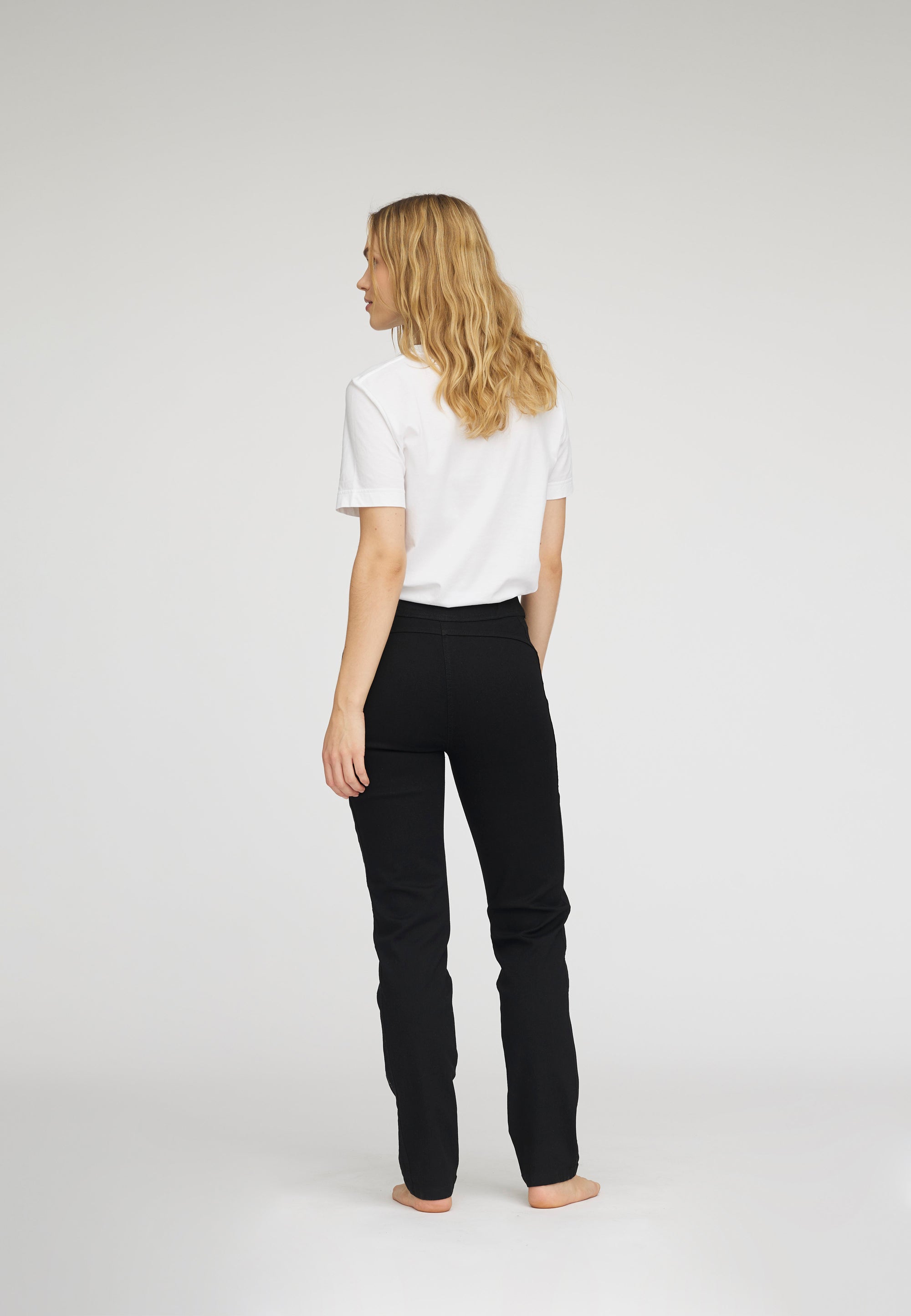 LAURIE Serene Regular - Medium Length Trousers REGULAR 99000 Black